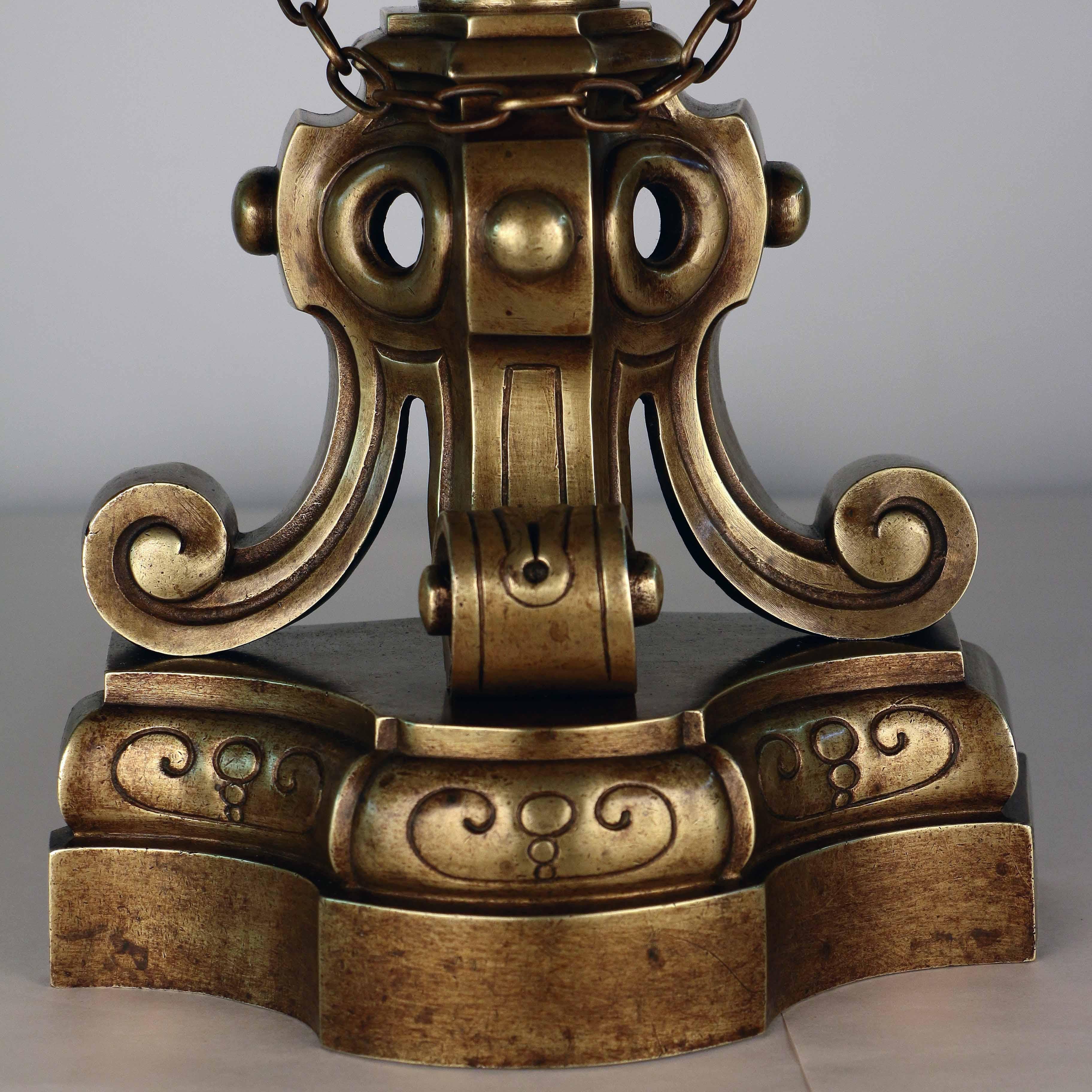 Coppia di Chenet / Andirons francesi del XIX secolo in stile Luigi XIV in bronzo e marmo in vendita 1