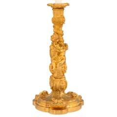 Pareja de candeleros de Ormolu de la época de la Belle Époque francesa Luis XV del siglo XIX