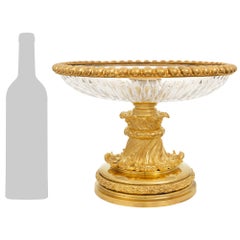 Paire de centres de table en bronze doré et cristal de Baccarat de style Louis XV du 19ème siècle.