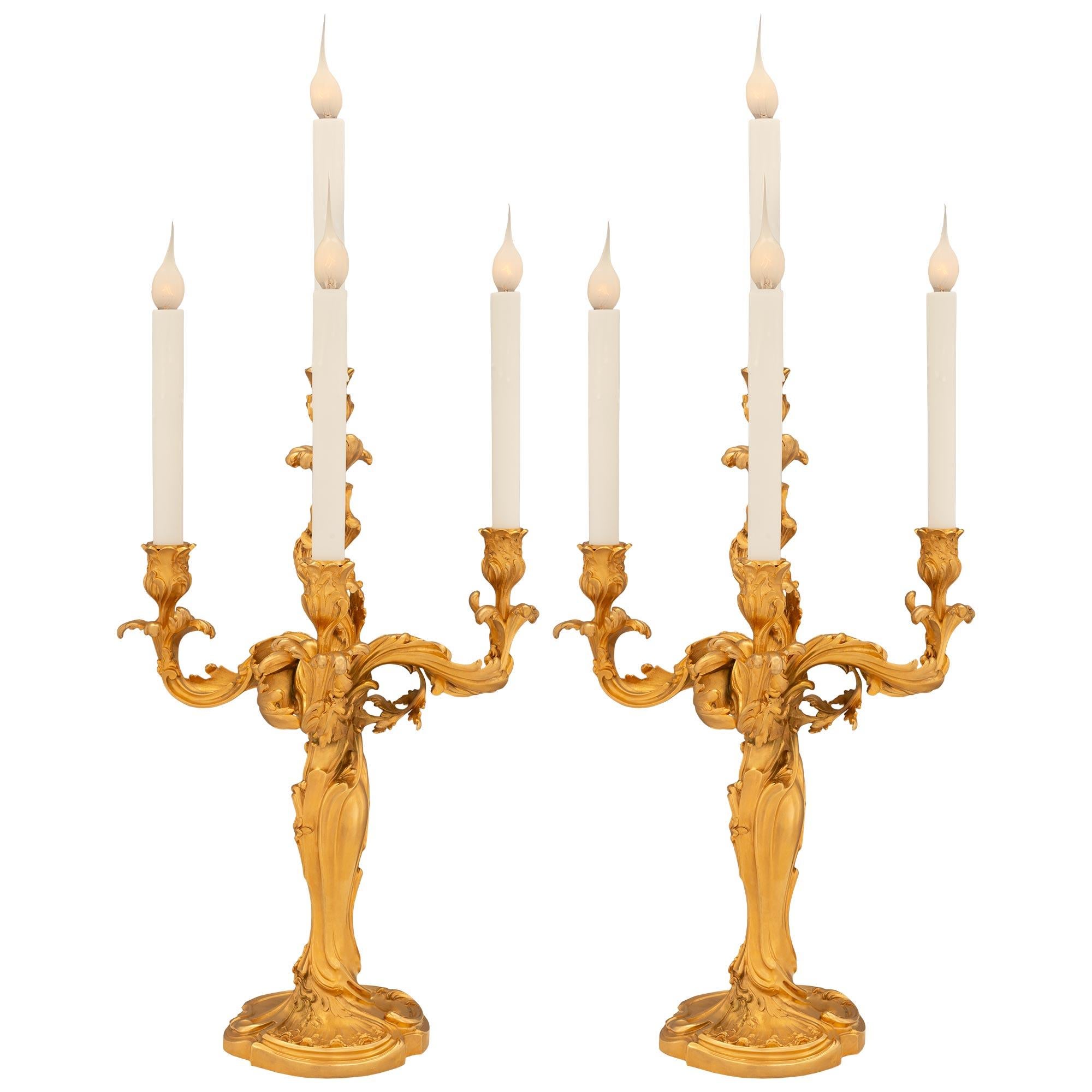 Paire de candélabres Louis XV du 19ème siècle en ormolu signé E. Lelivevre en vente 3