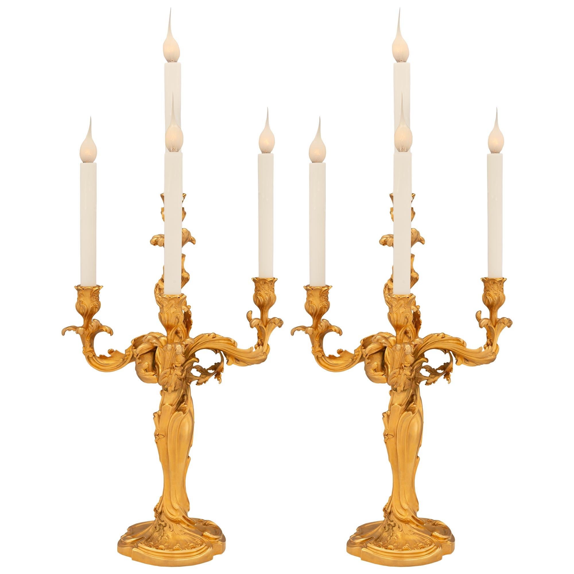 Pareja De Candelabros Franceses Del Siglo XIX Luis XV De Ormolu Firmados E. Lelivevre en venta 3