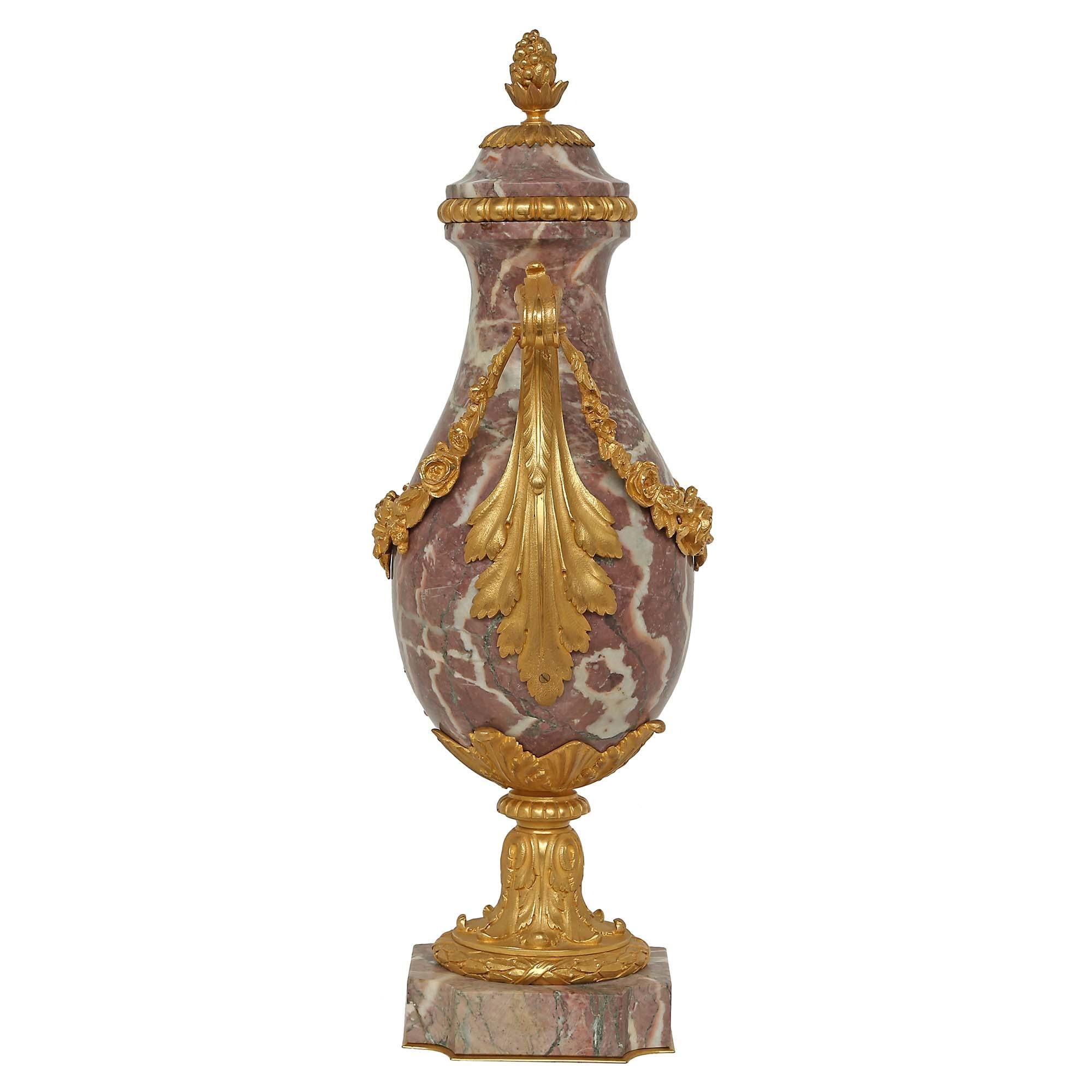 Paar französische St. Rouge Royale-Kaskasoletten im Louis XV-Stil des 19. Jahrhunderts (Französisch) im Angebot