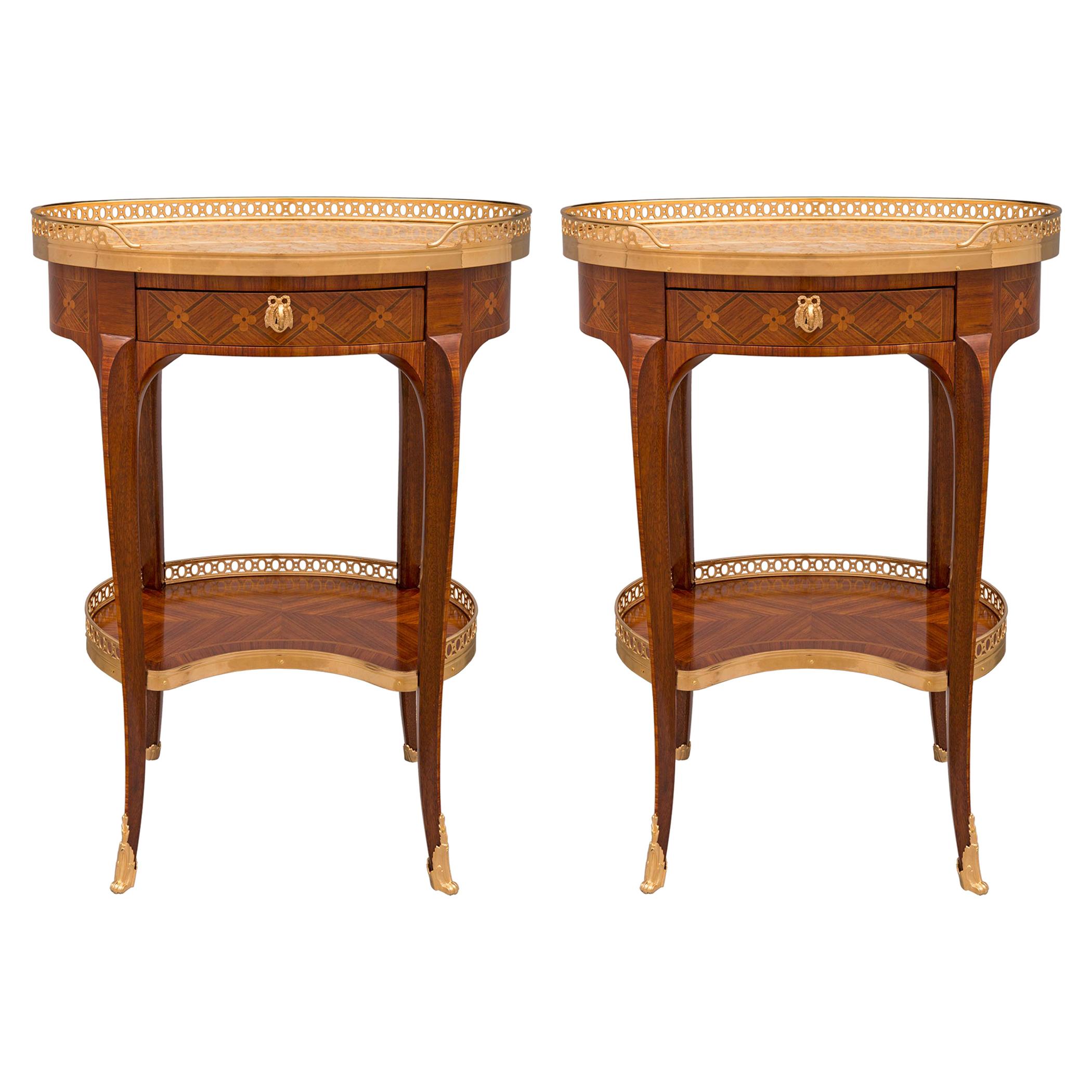 Paire de tables d'appoint françaises de style Louis XV du 19ème siècle