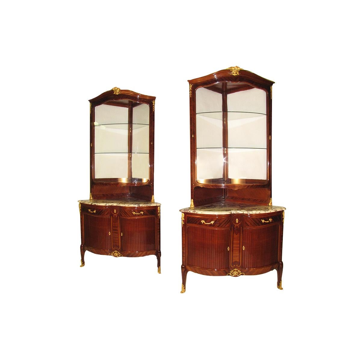 Pair of French 19th Century Louis XV Style Gilt Bronze-Mounted Corner Vitrines For Sale 6