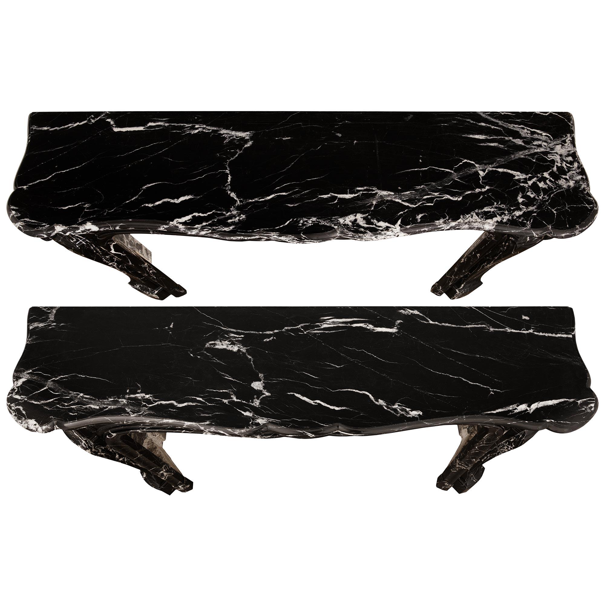 Coppia di mantiglie in marmo antico del XIX secolo in stile Luigi XV in vendita 3