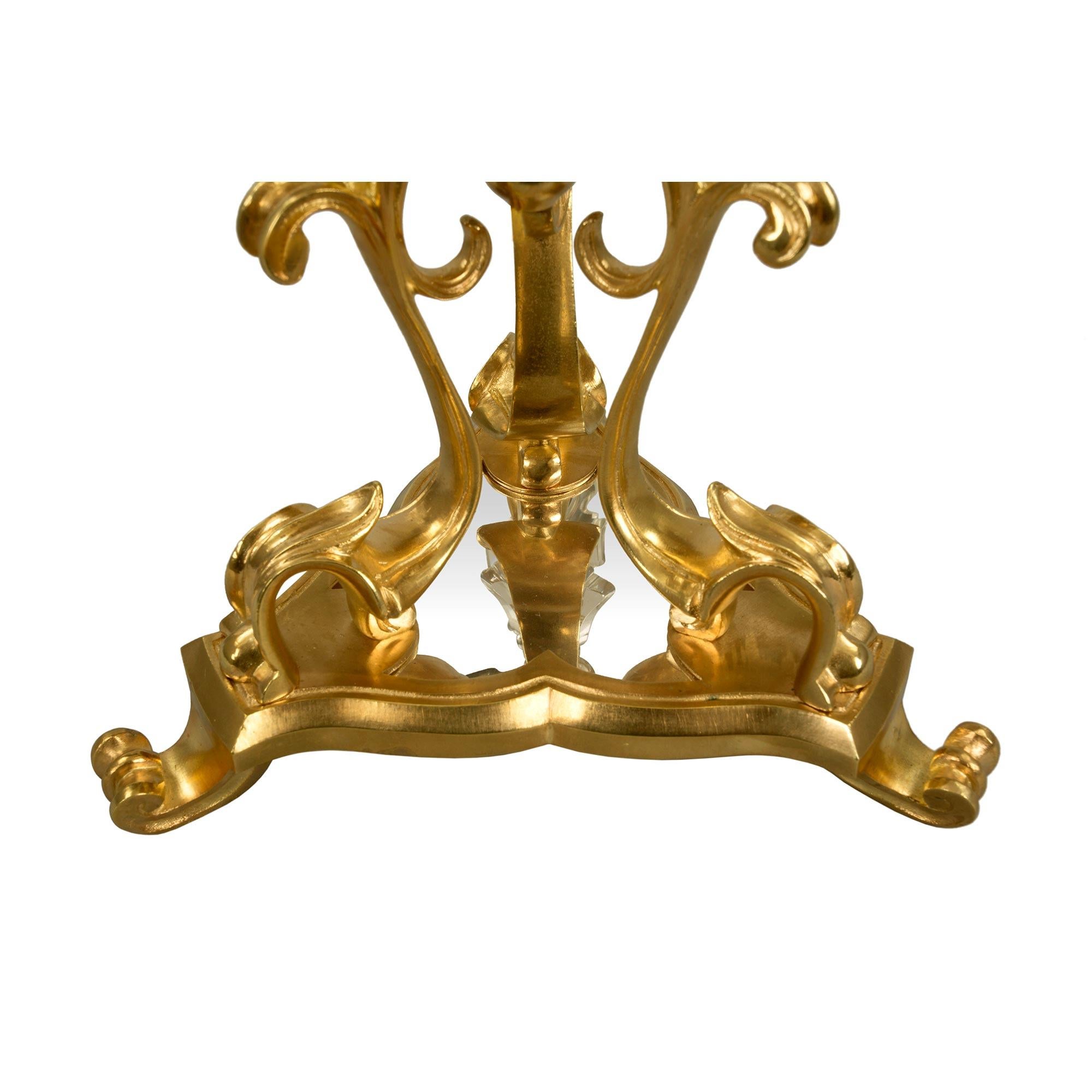 Pareja de Girándolas Francesas del Siglo XIX Estilo Luis XV de Ormolu y Baccarat en venta 1