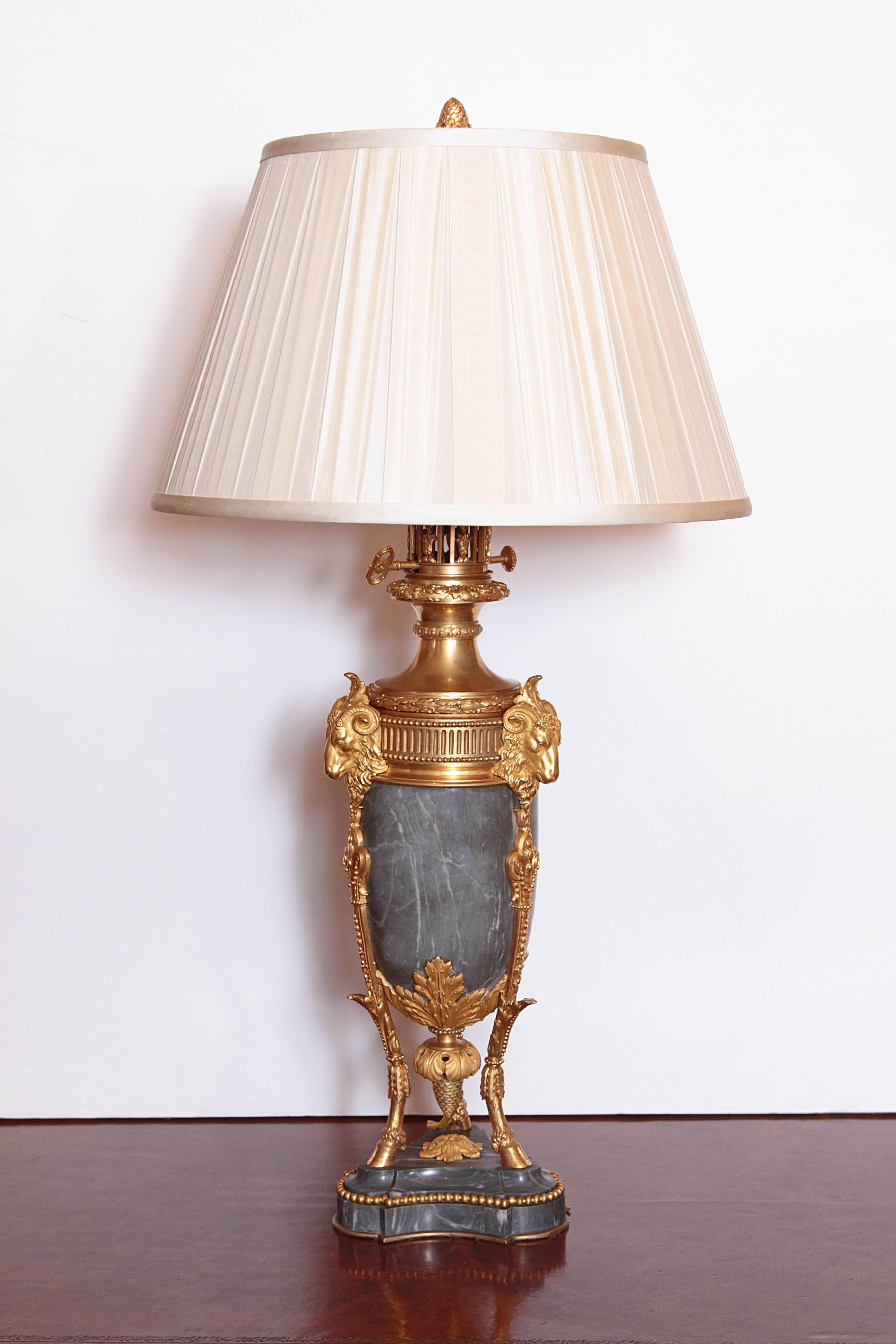 Pair of French 19th Century Louis XVI Marble and Gilt Bronze Rams Head Lamps In Excellent Condition In Dallas, TX