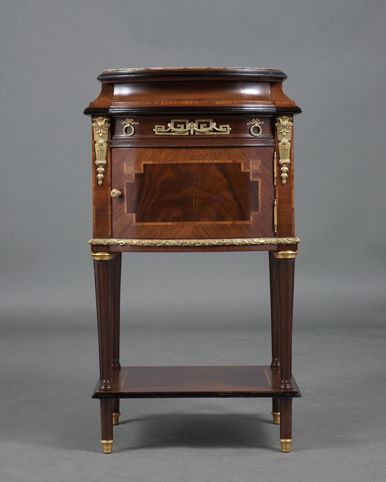 Pair of French 19th Century Louis XVI Nightstands In Good Condition In Los Angeles, CA