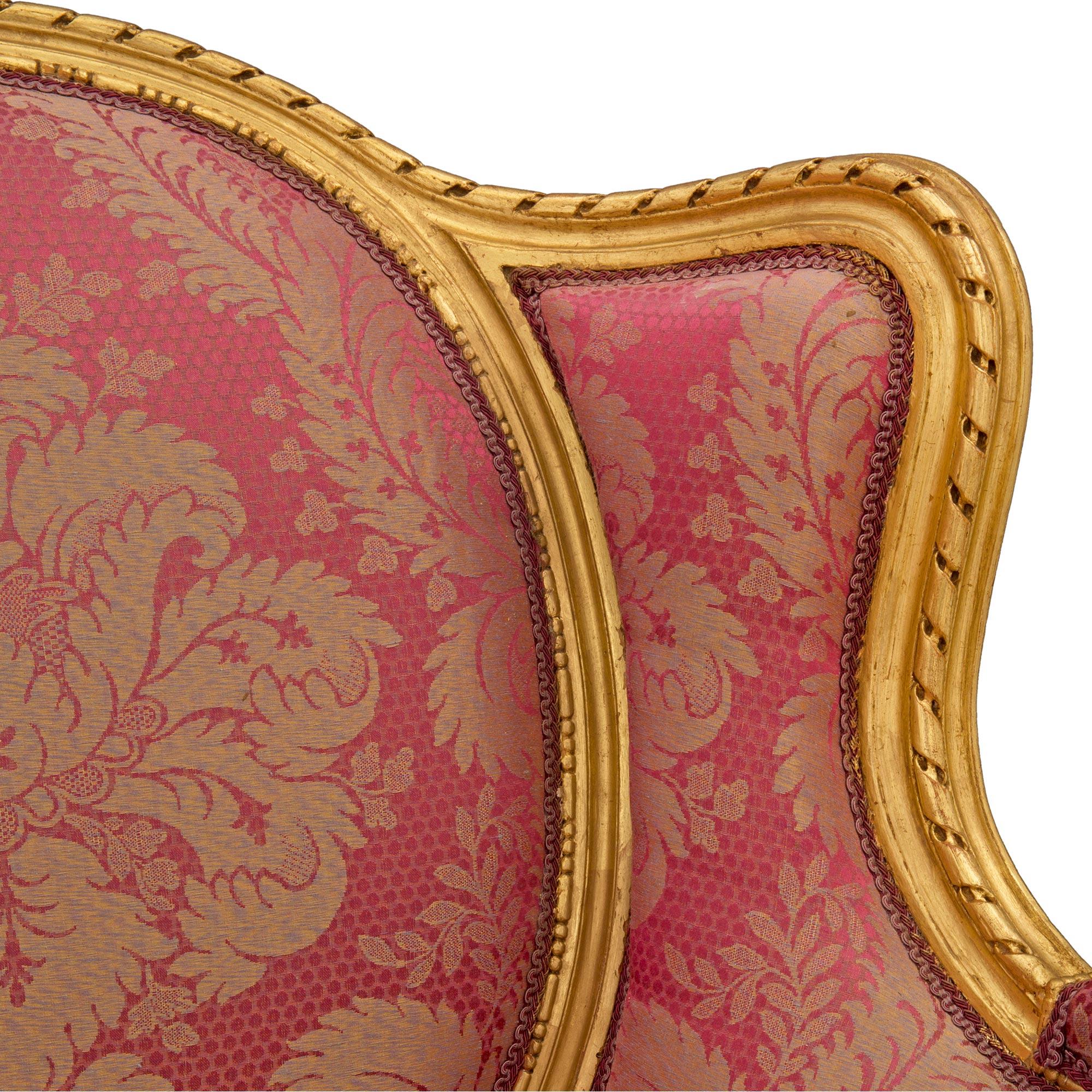 Paire de fauteuils de style Louis XVI du XIXe siècle français en vente 2