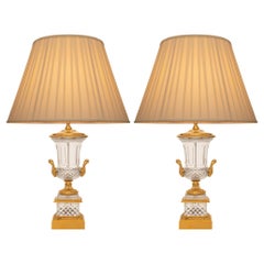coppia di lampade francesi del XIX secolo St. Louis Crystal e Ormolu di Baccarat