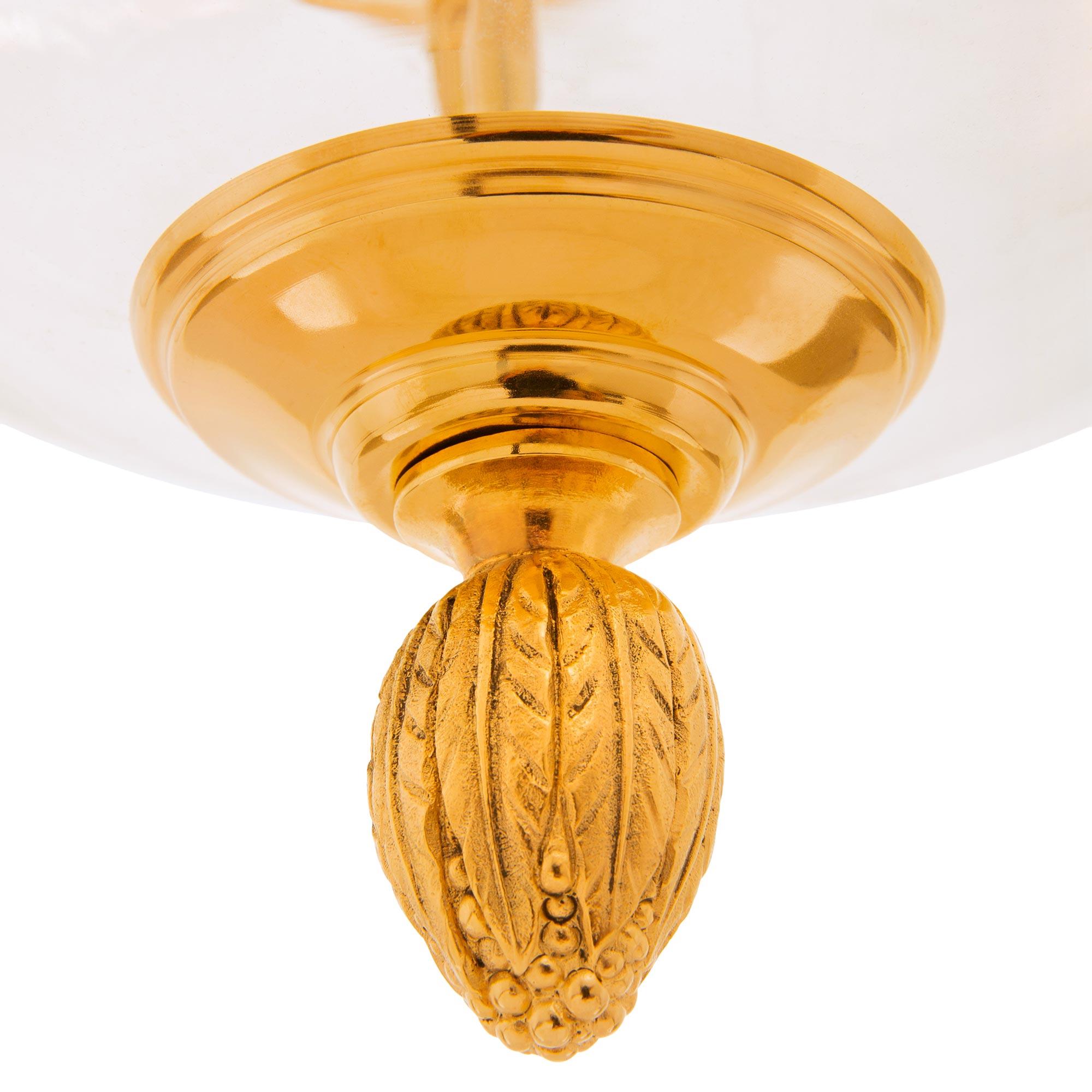 coppia di lanterne francesi del XIX secolo in stile Luigi XVI Belle Époque in Ormolu in vendita 2