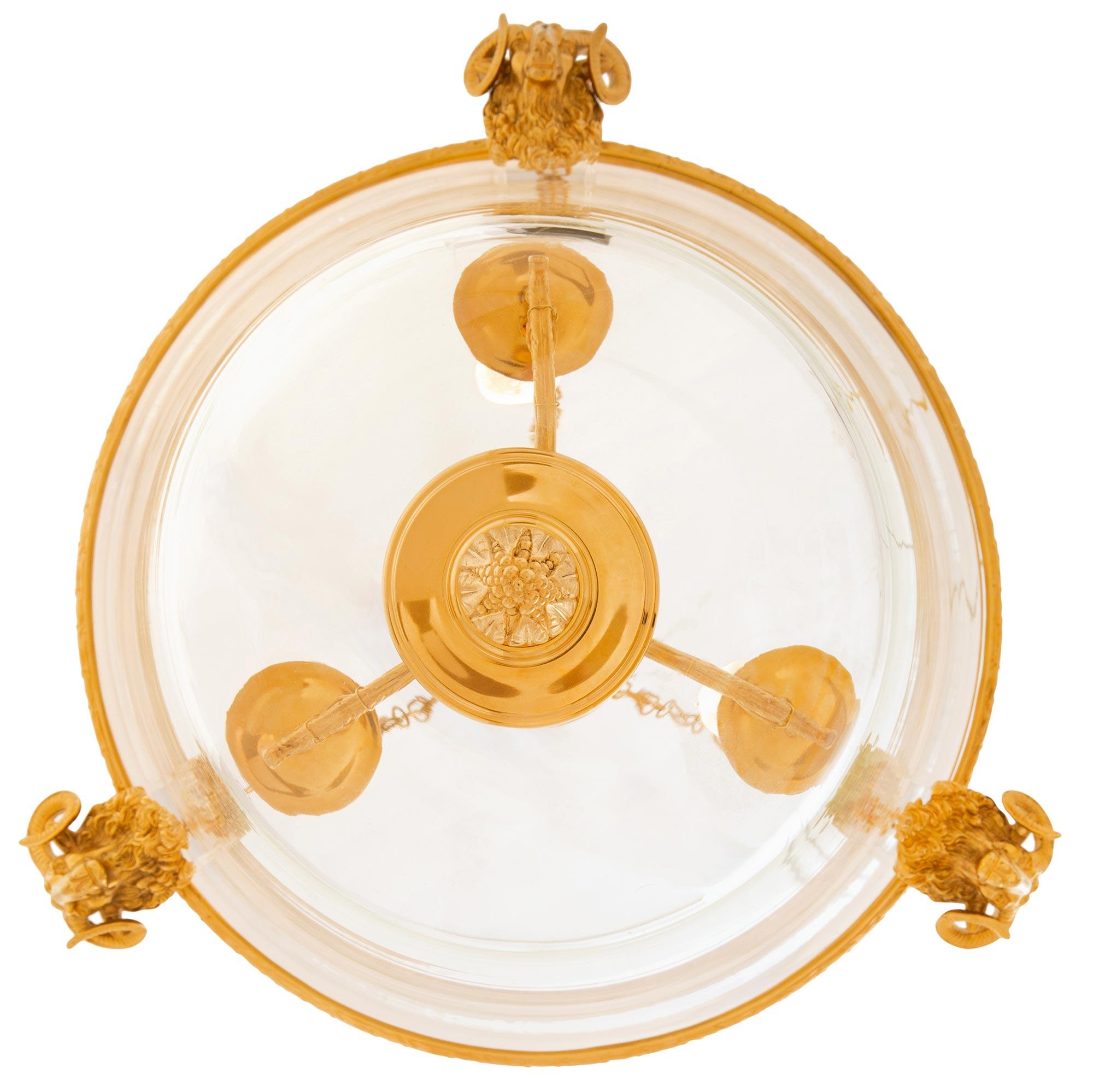 coppia di lanterne francesi del XIX secolo in stile Luigi XVI Belle Époque in Ormolu in vendita 3