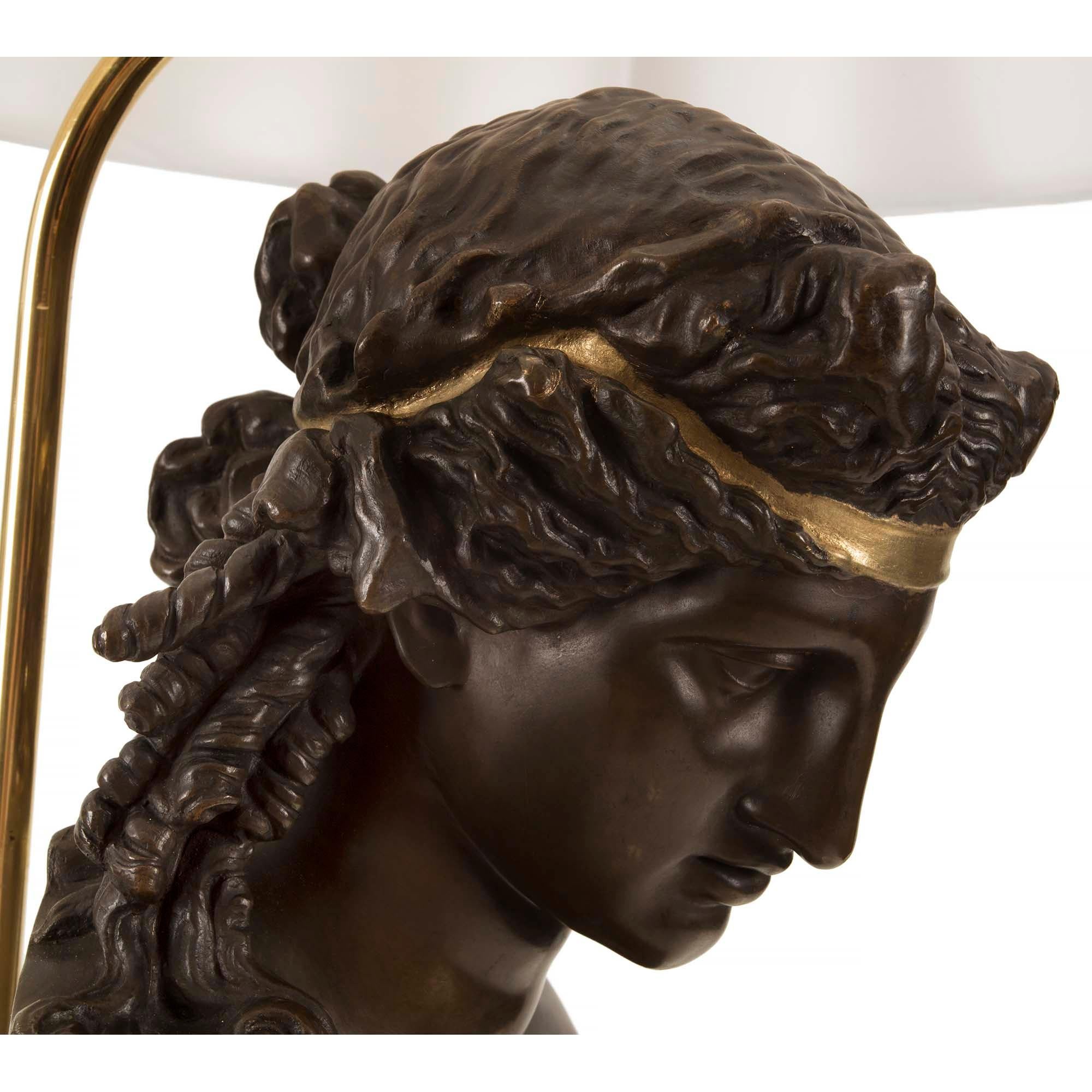 Bronze Paire de lampes françaises de style Louis XVI du 19ème siècle en bronze et marbre en vente