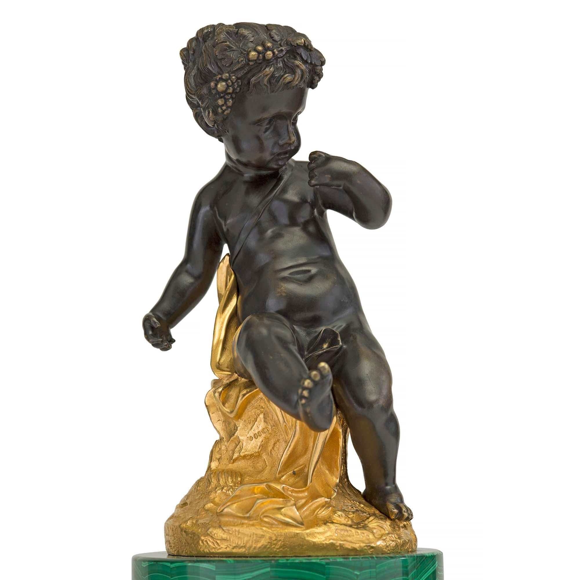 Français Paire de statues françaises de style Louis XVI du XIXe siècle en bronze doré et bronze en vente