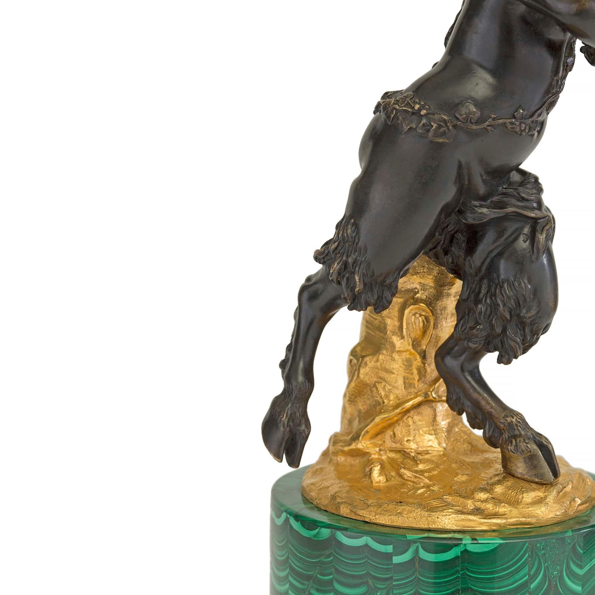 Bronze doré Paire de statues françaises de style Louis XVI du XIXe siècle en bronze doré et bronze en vente