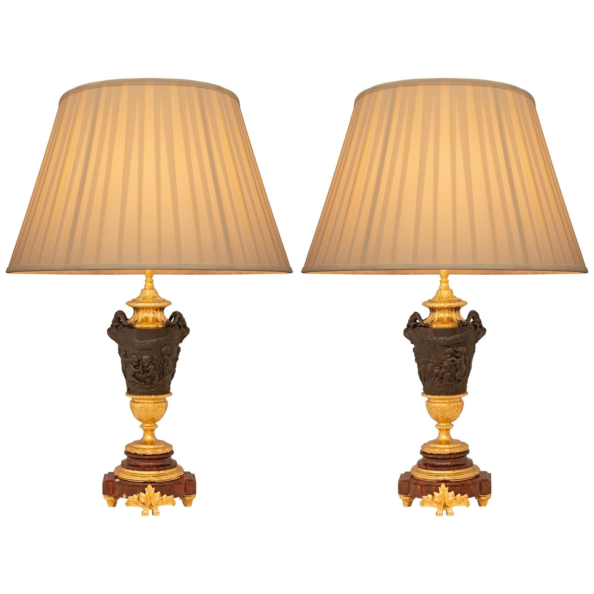 Paire de lampes en bronze, marbre et bronze doré de style Louis XVI du XIXe siècle en vente 4