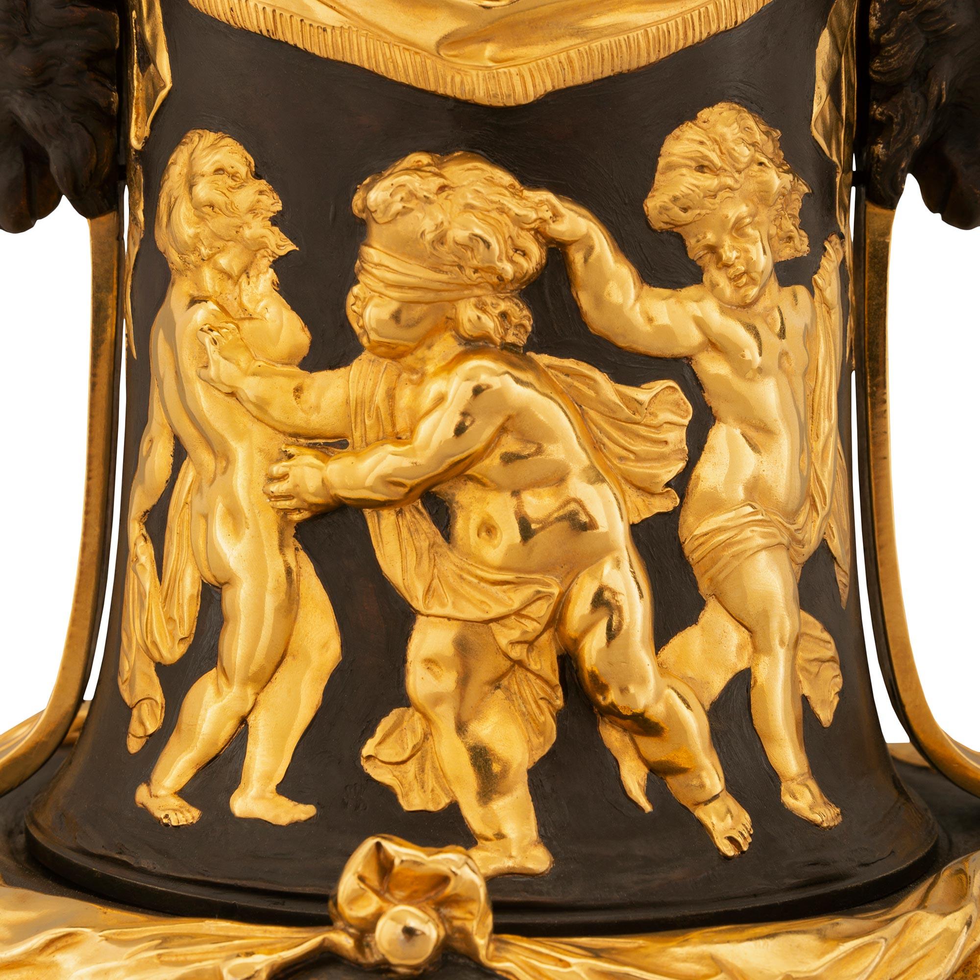Pareja de lámparas francesas del siglo XIX, estilo Luis XVI, de bronce, mármol y ormolu en Bueno estado para la venta en West Palm Beach, FL