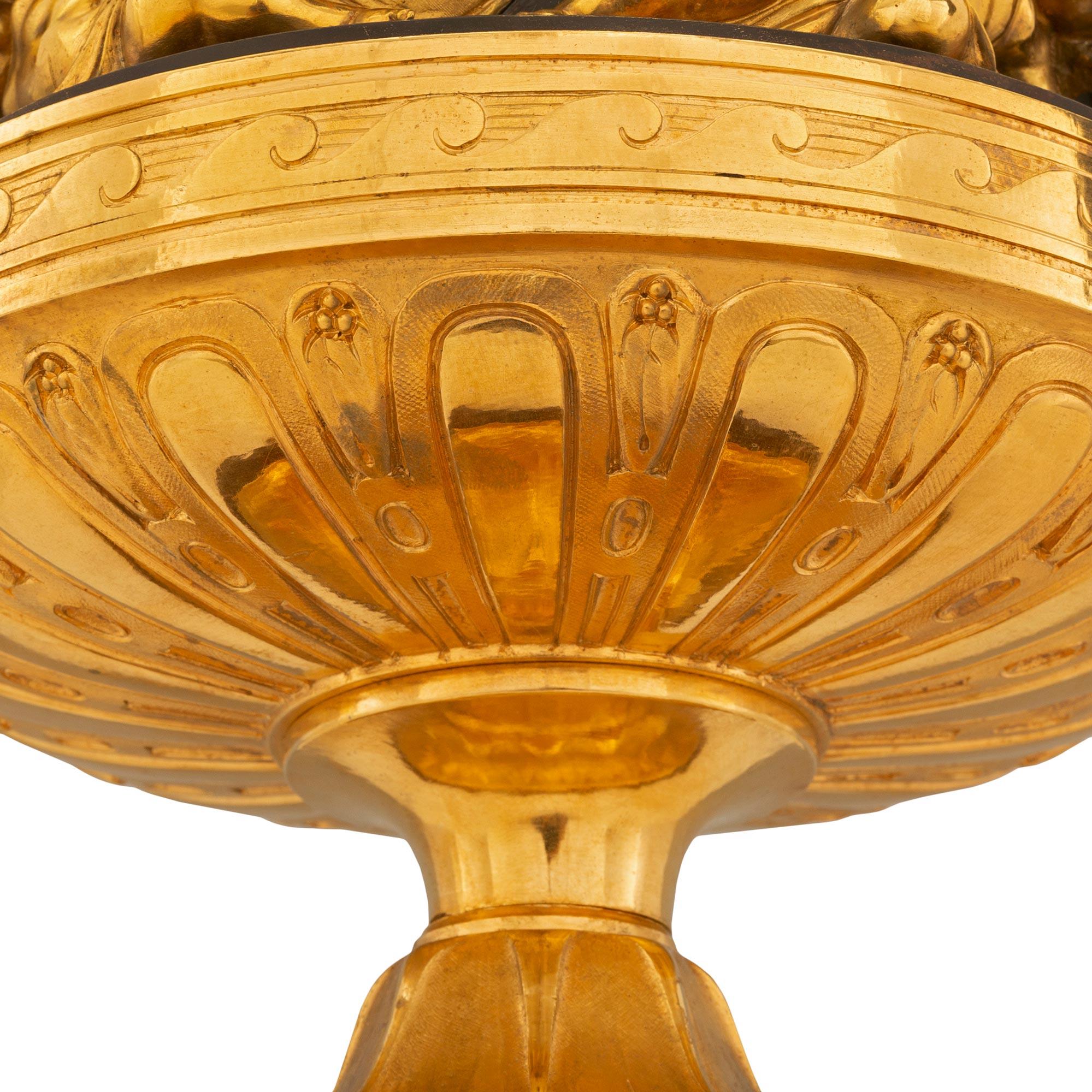 Paar französische Louis-XVI-Lampen aus Bronze, Marmor und Goldbronze aus dem 19. Jahrhundert im Angebot 2
