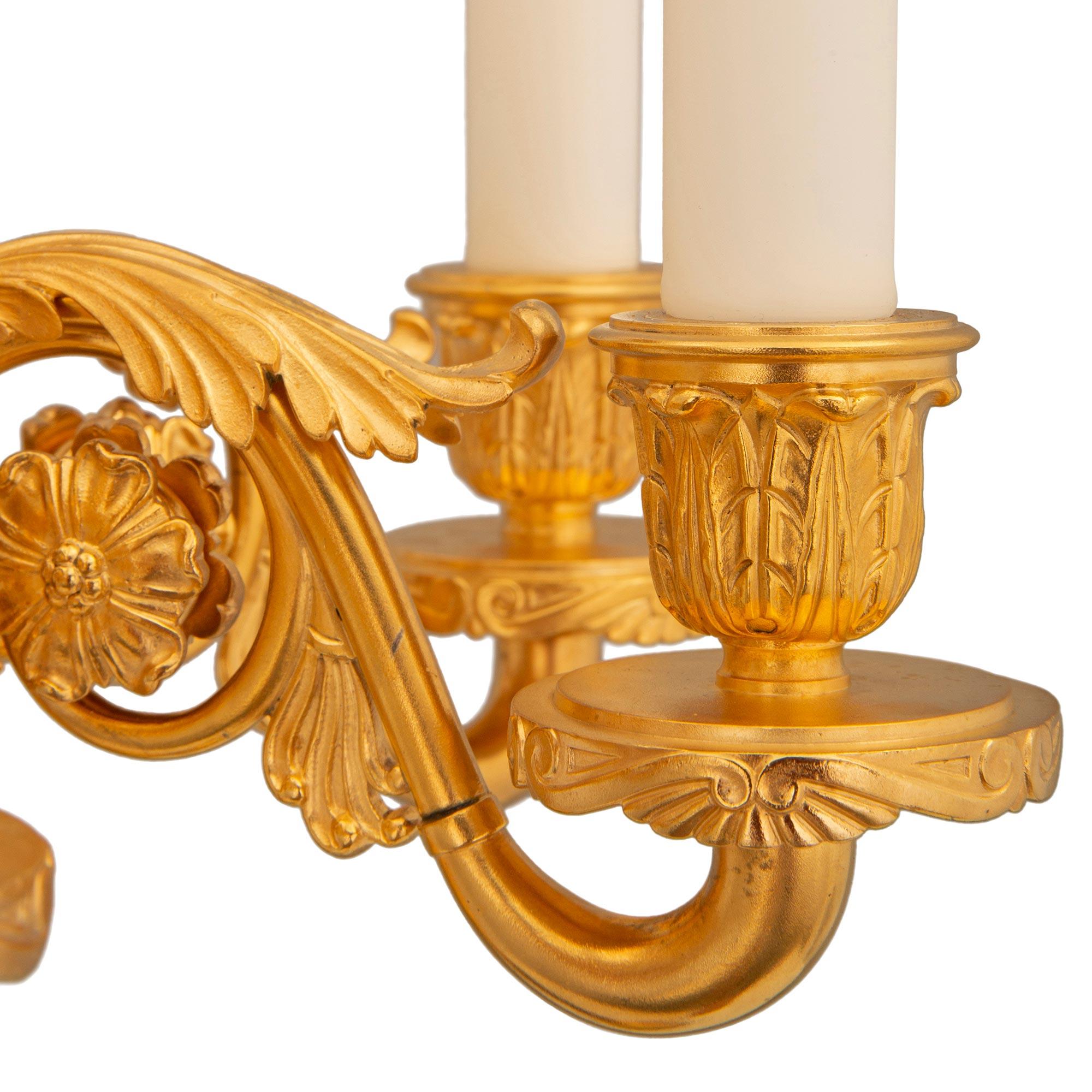 Paar französische Louis-XVI-Lampen aus Bronze, Goldbronze und Marmor aus dem 19. Jahrhundert im Zustand „Gut“ im Angebot in West Palm Beach, FL