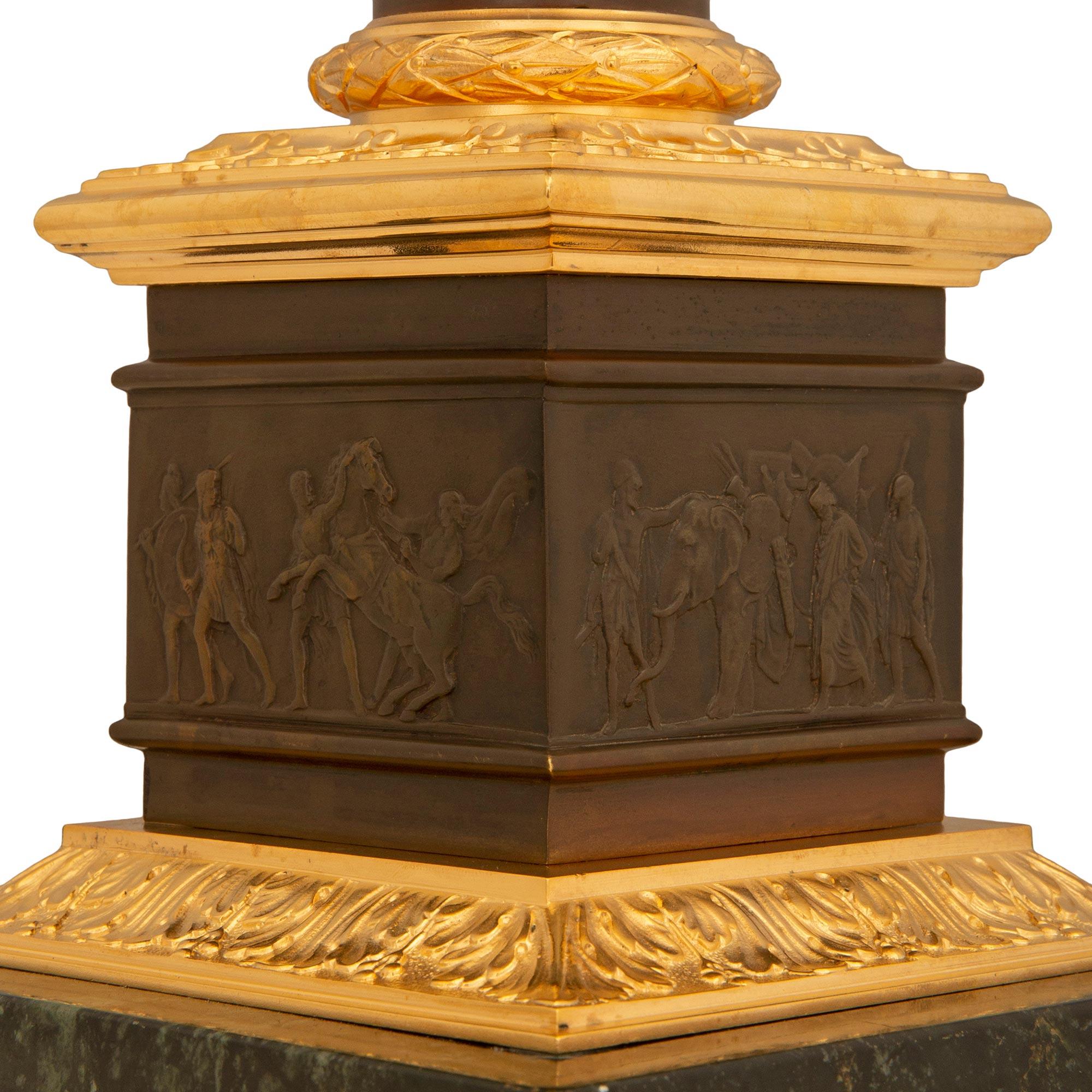 Bronze Paire de lampes françaises de style Louis XVI du 19ème siècle en bronze, bronze doré et marbre en vente