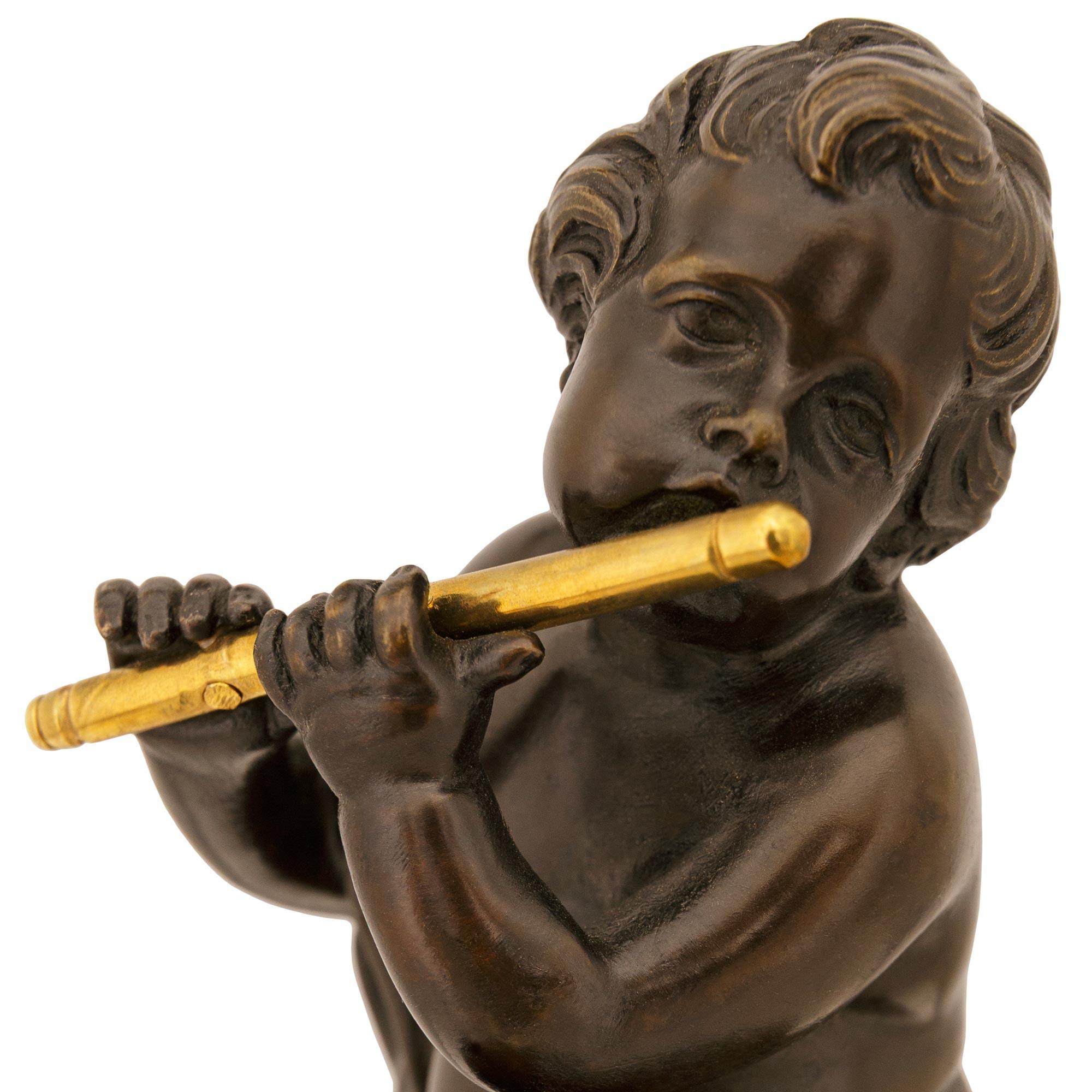 coppia di statue francesi del XIX secolo in bronzo, ormolu e marmo di epoca Luigi XVI in vendita 1