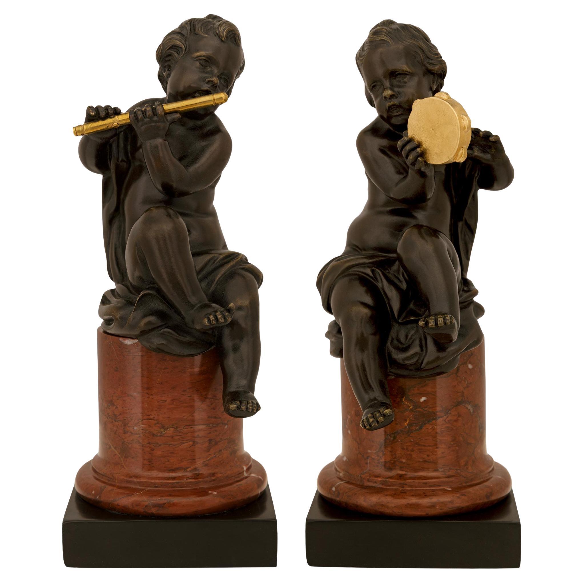 coppia di statue francesi del XIX secolo in bronzo, ormolu e marmo di epoca Luigi XVI