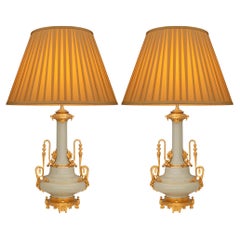 Coppia di lampade francesi del XIX secolo in porcellana Celadon e Ormolu di San Luigi XVI