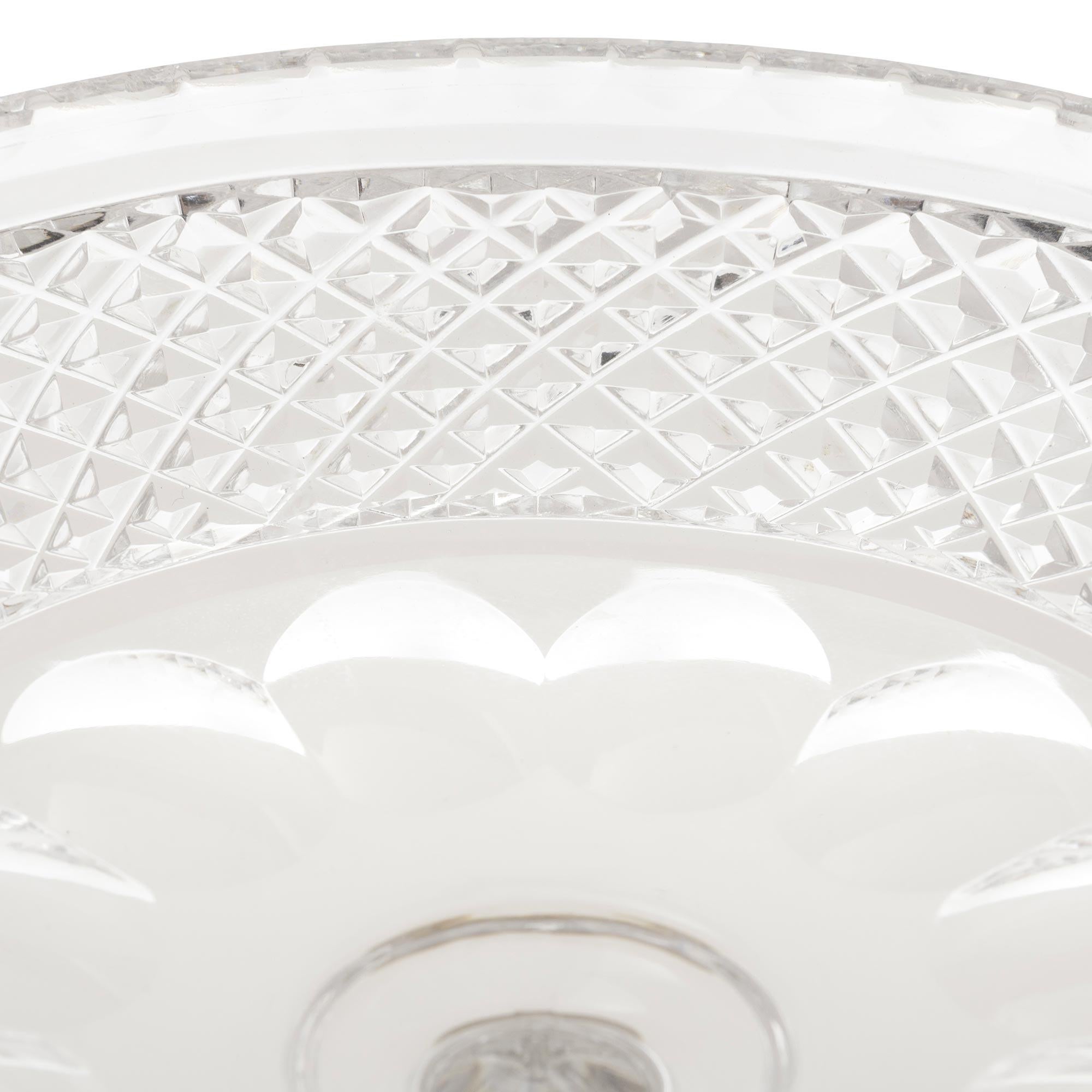 Français Paire de tazzas français du XIXe siècle de style Louis XVI, en cristal et bronze doré. en vente