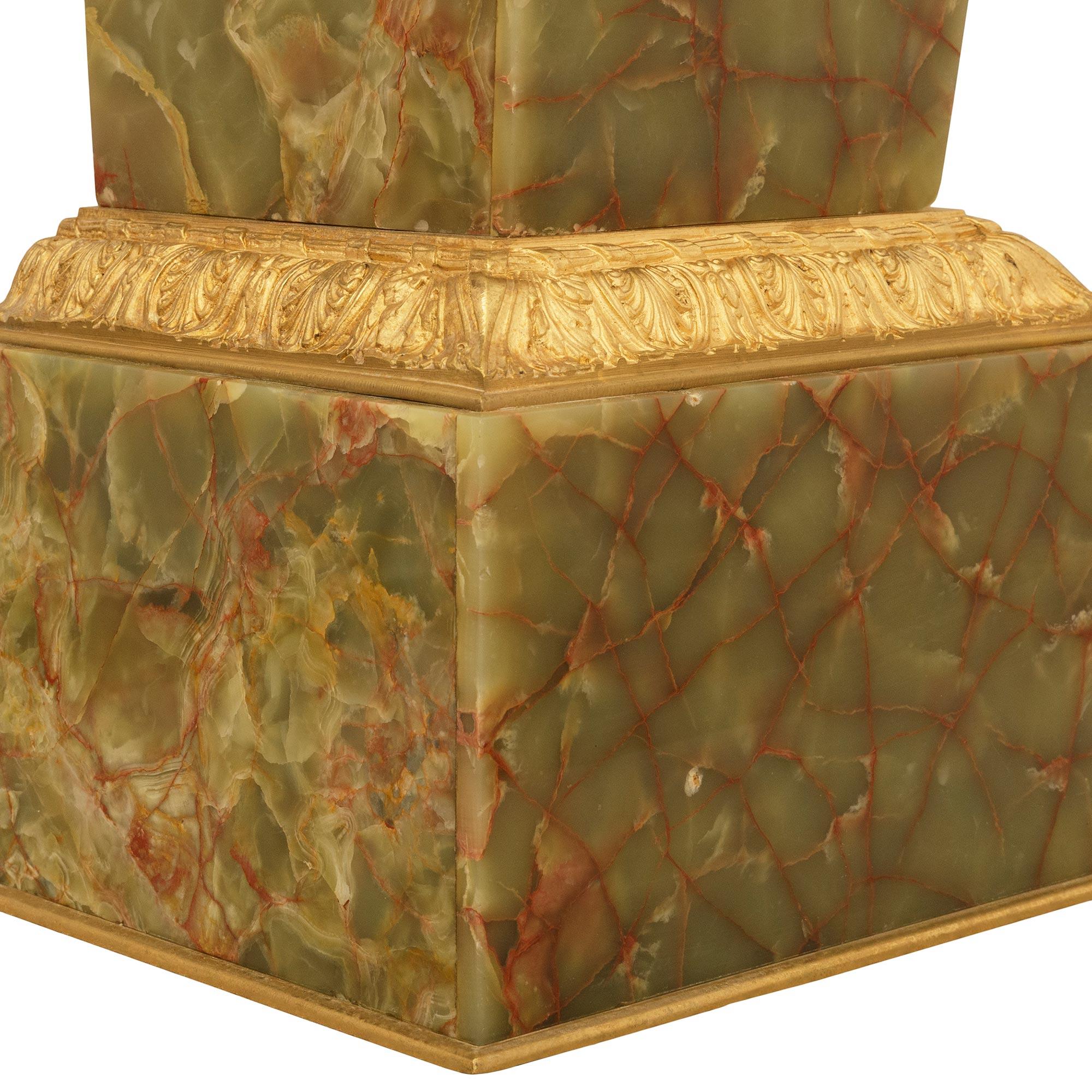 pair of French 19th century Louis XVI st. Ebony, Ormolu and Marble pedestals en vente 4