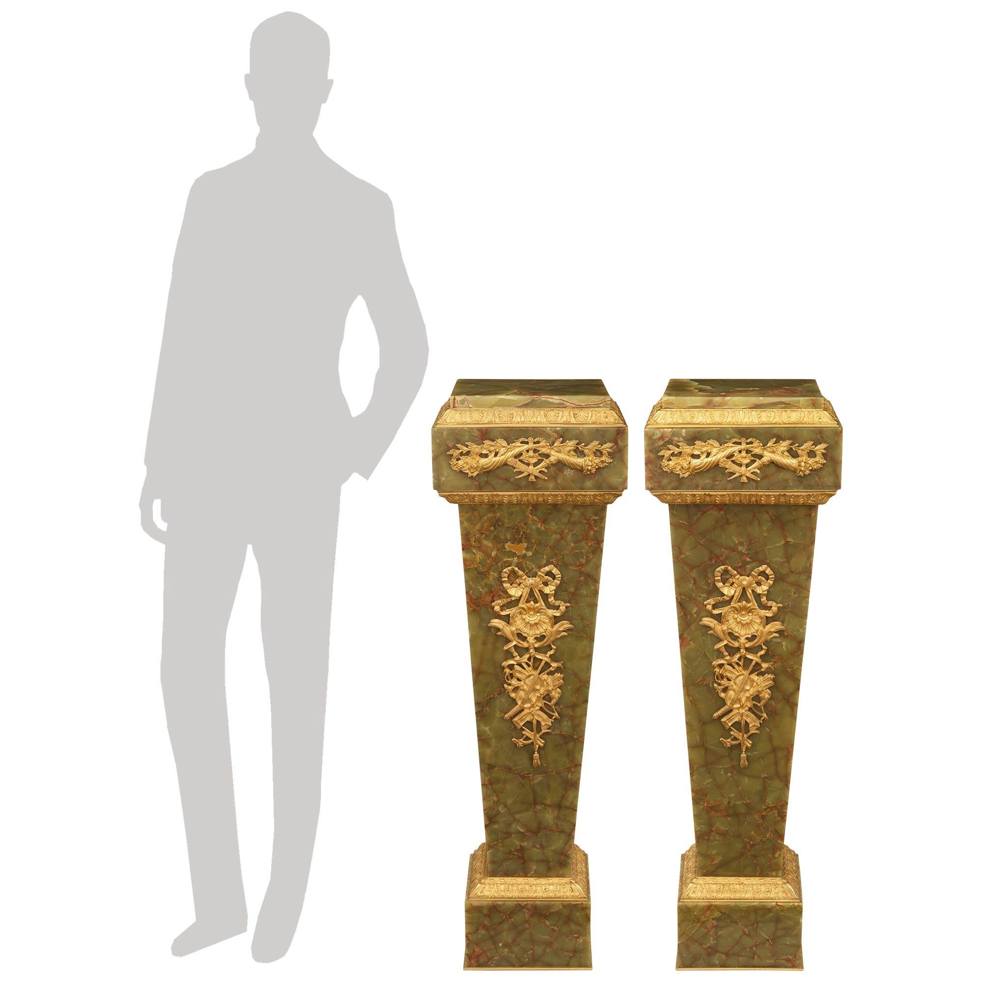 Français pair of French 19th century Louis XVI st. Ebony, Ormolu and Marble pedestals en vente
