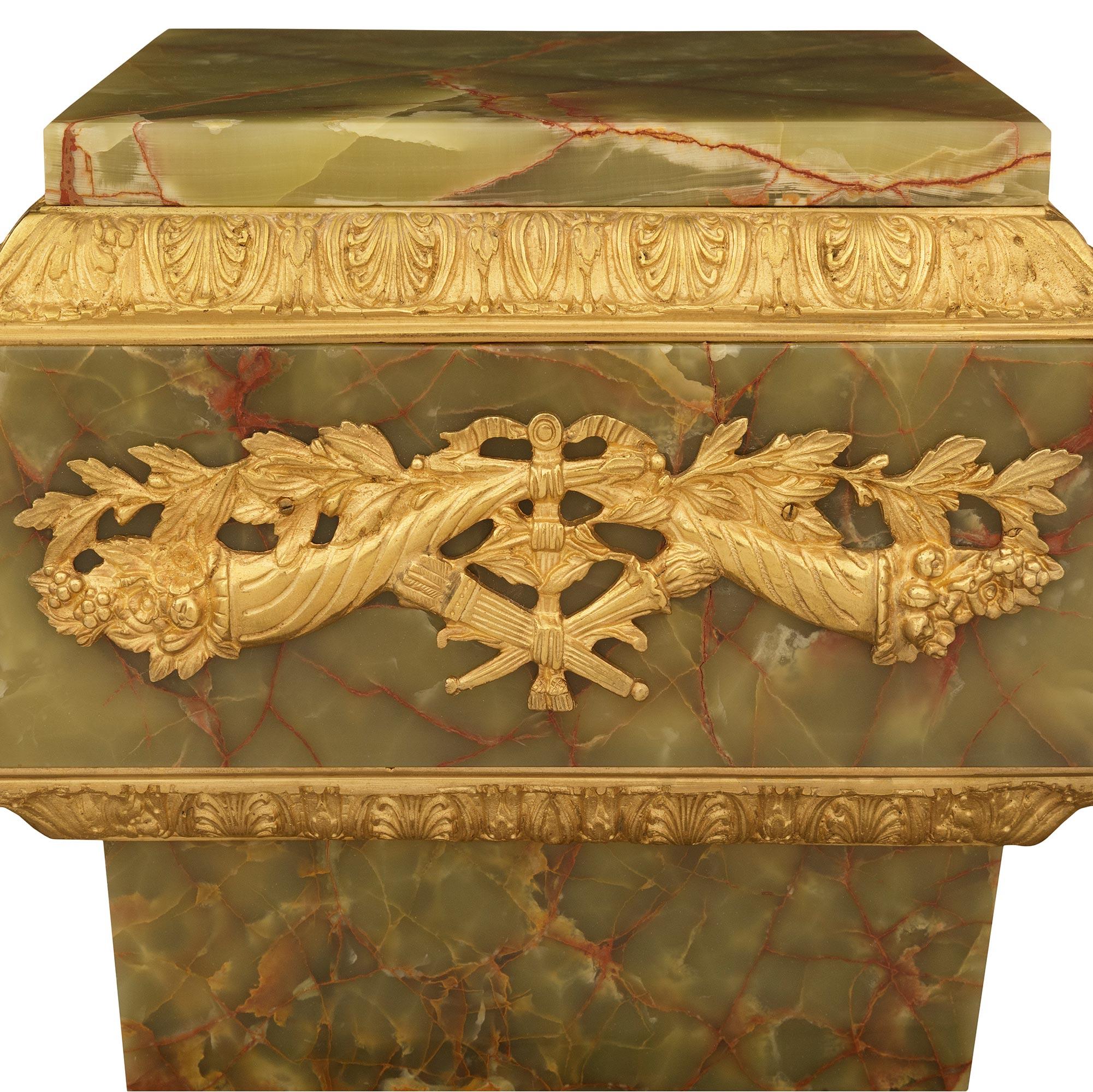 pair of French 19th century Louis XVI st. Ebony, Ormolu and Marble pedestals en vente 2