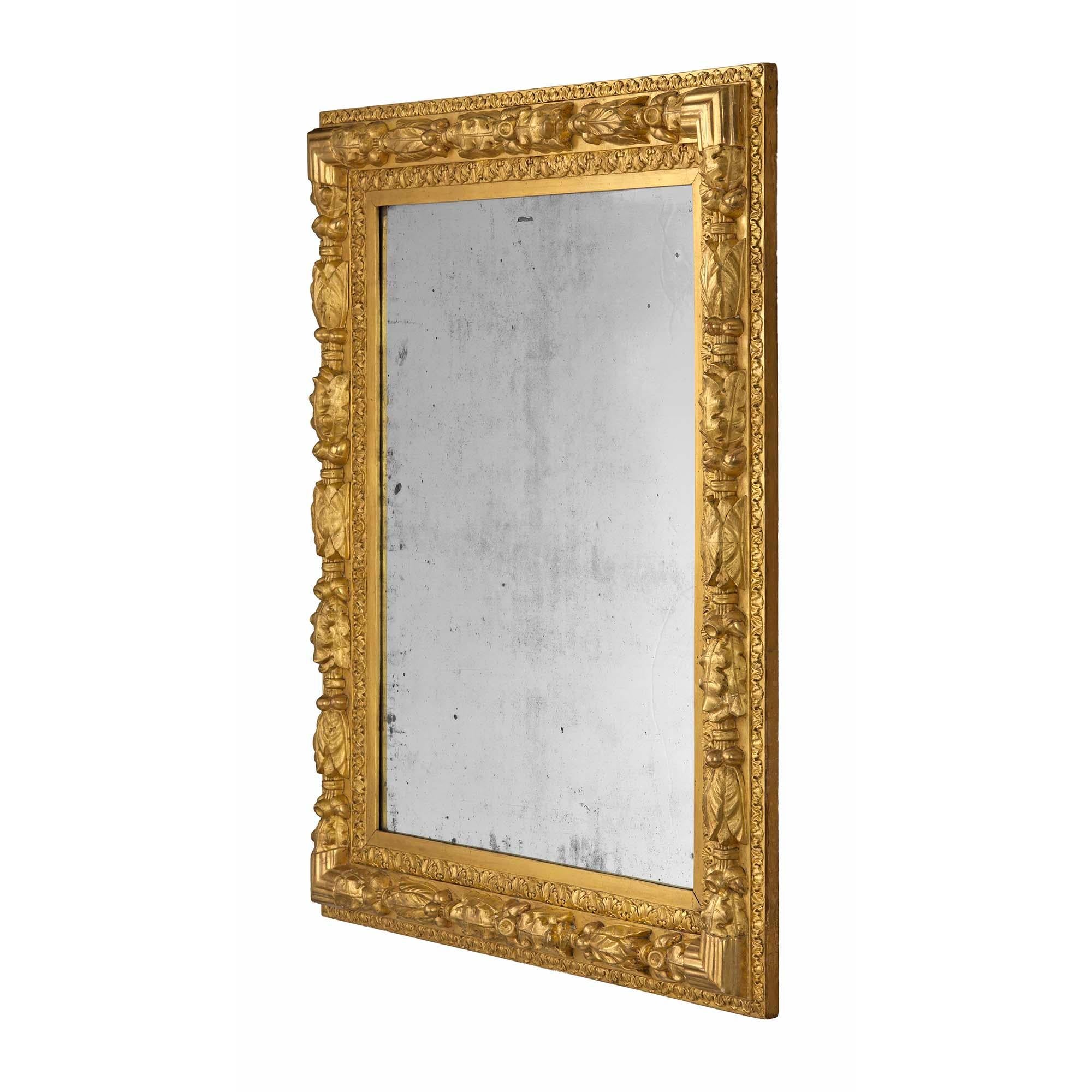 Français Paire de miroirs en bois doré de style Louis XVI du 19ème siècle français en vente
