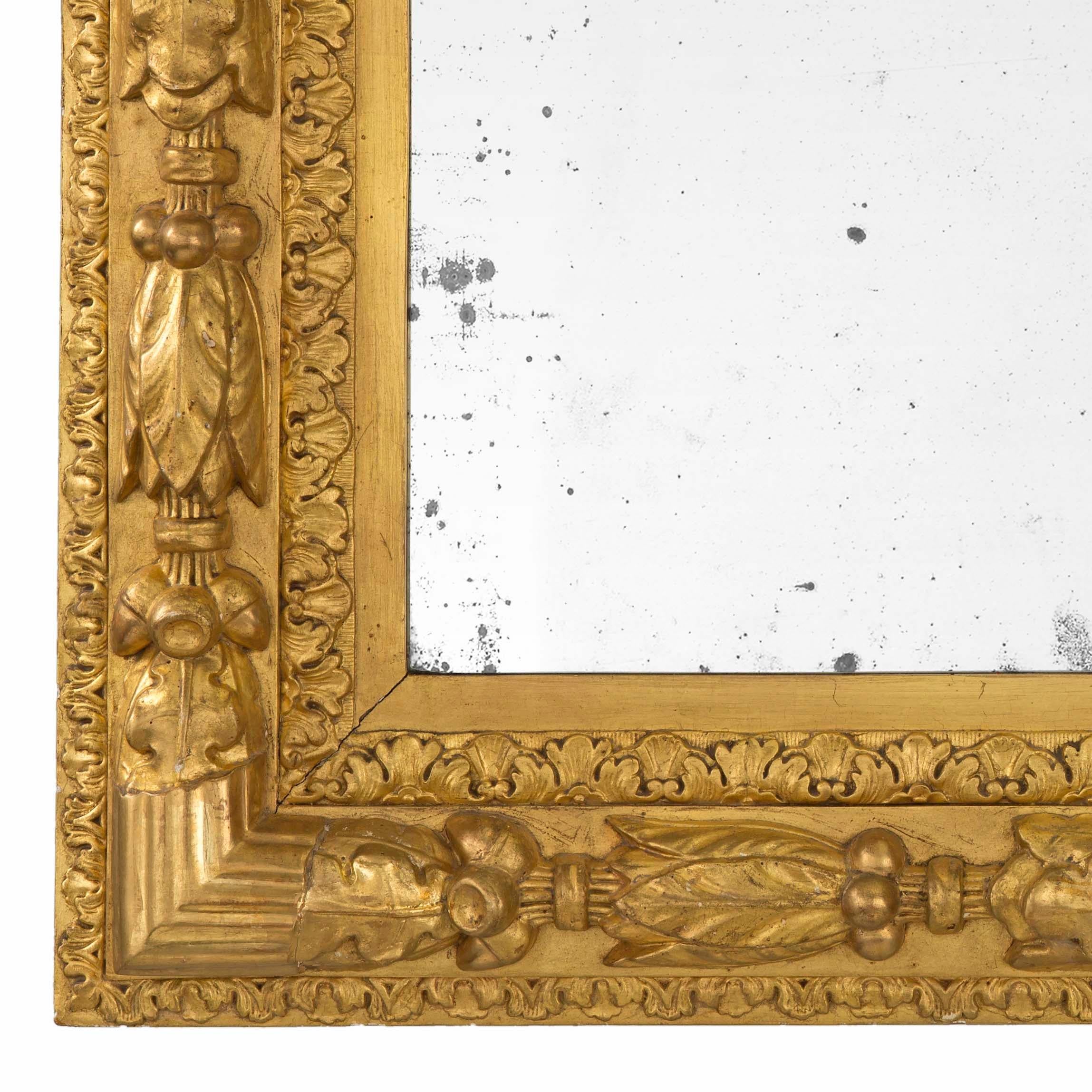 Paire de miroirs en bois doré de style Louis XVI du 19ème siècle français Bon état - En vente à West Palm Beach, FL