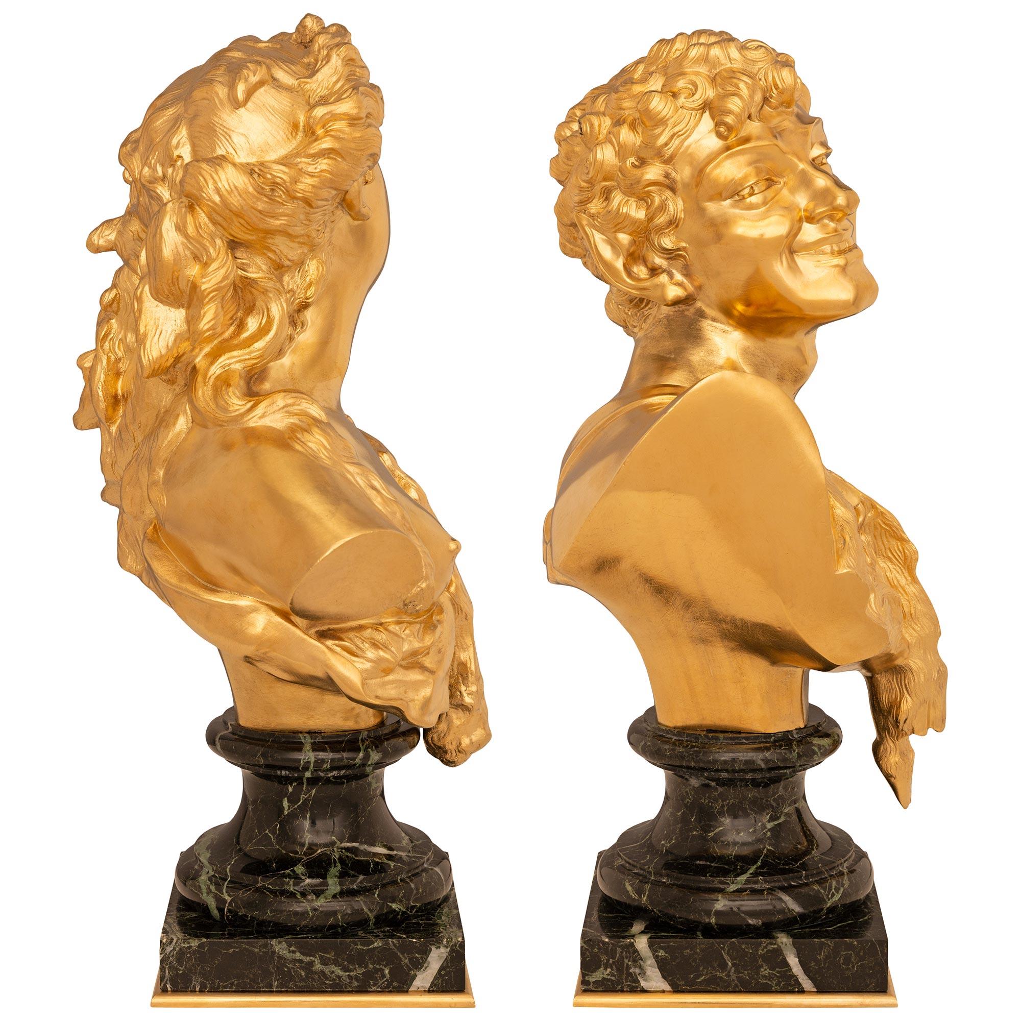 Paire de bustes français du 19ème siècle en marbre de style Louis XVI et bronze doré Bon état - En vente à West Palm Beach, FL