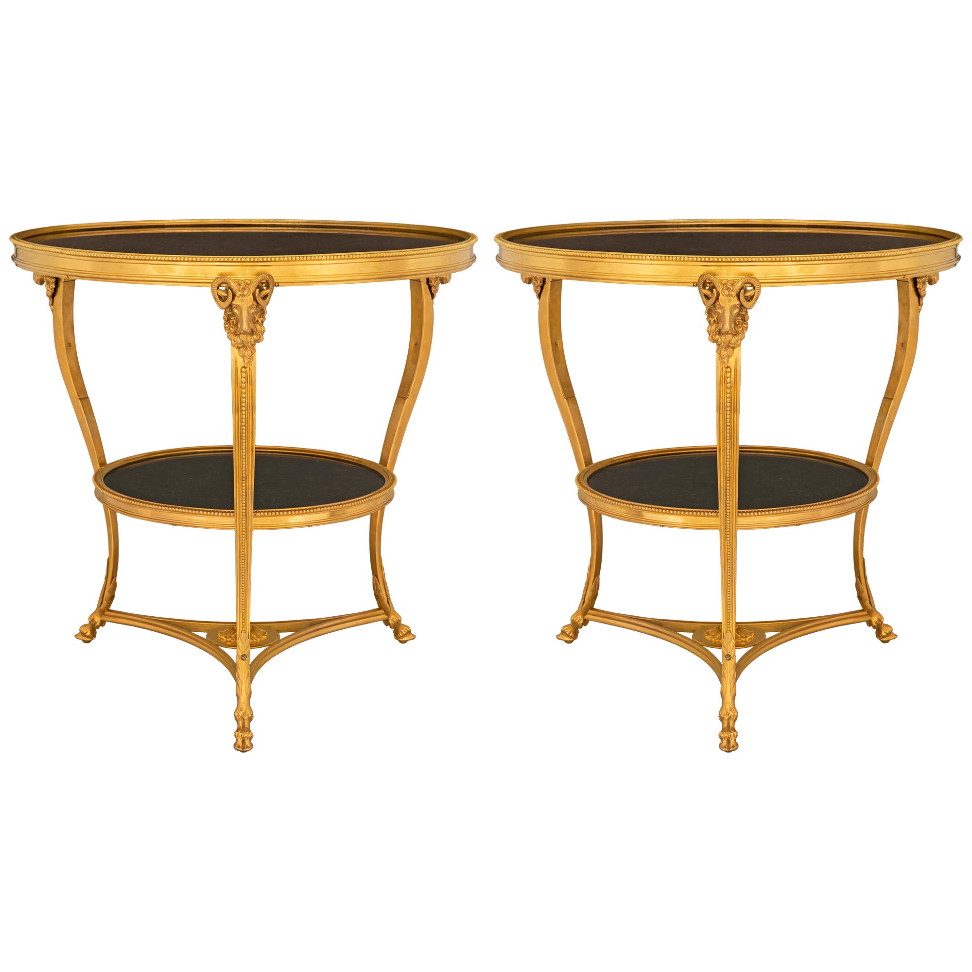 Paire de tables d'appoint Guéridon en marbre et bronze doré, de style Louis XVI, du XIXe siècle