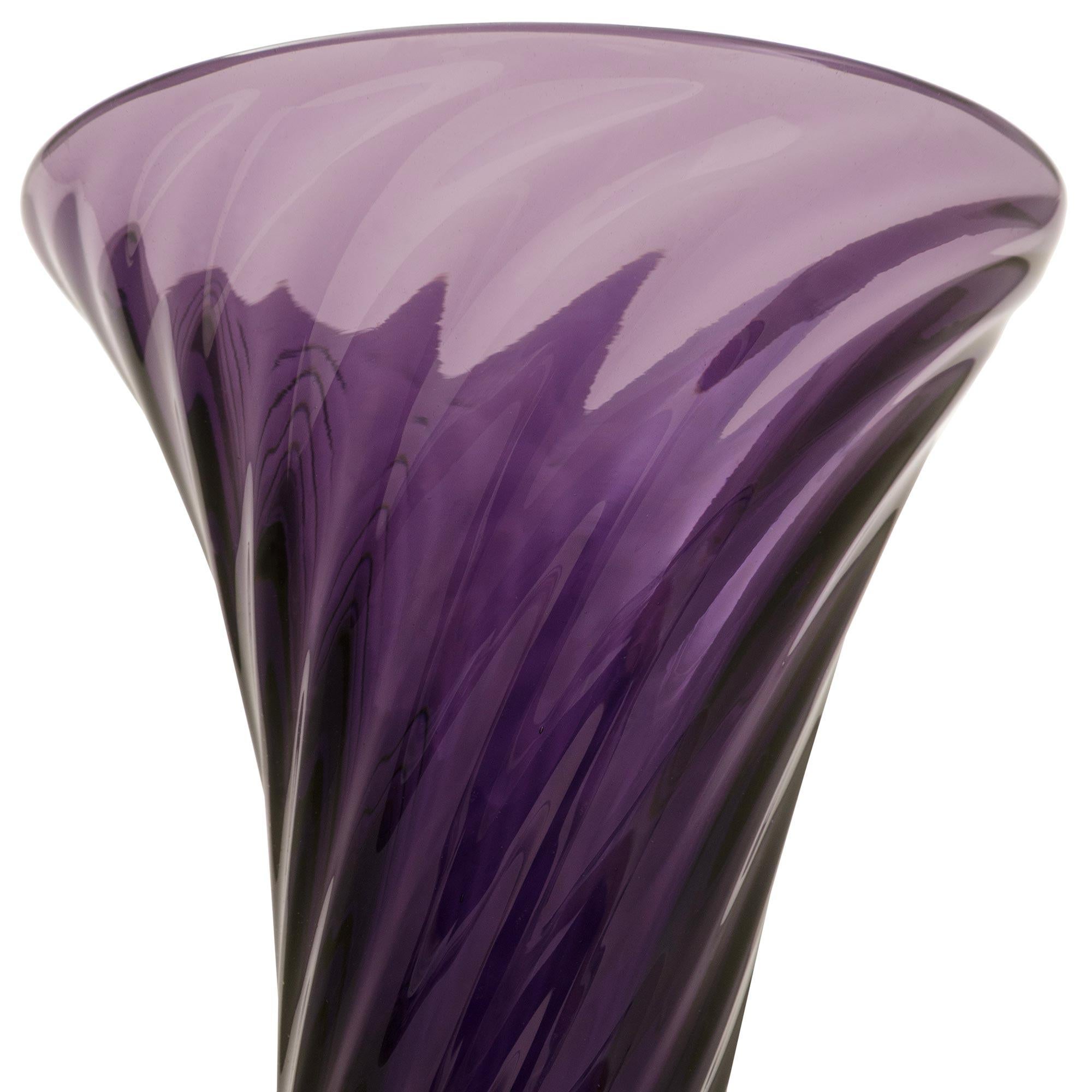 Onice coppia di vasi francesi del XIX secolo Luigi XVI in onice, ormolu e vetro in vendita