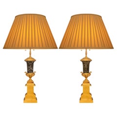 Paar französische Louis-XVI-Lampen aus Goldbronze und Breccia Verde-Marmor aus dem 19. Jahrhundert