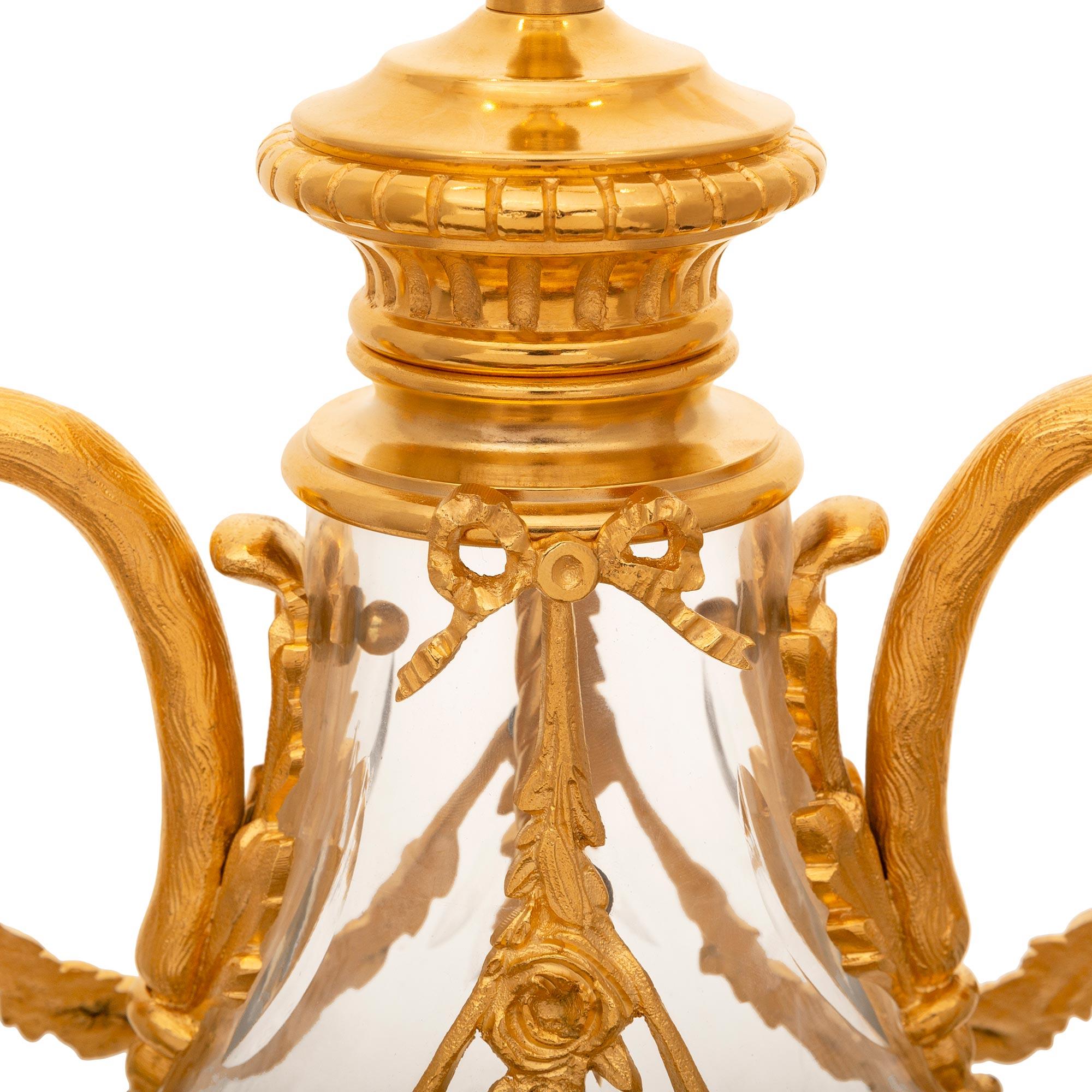 Cristallo coppia di lampade francesi del XIX secolo in stile Luigi XVI con ormeggio e cristallo in vendita
