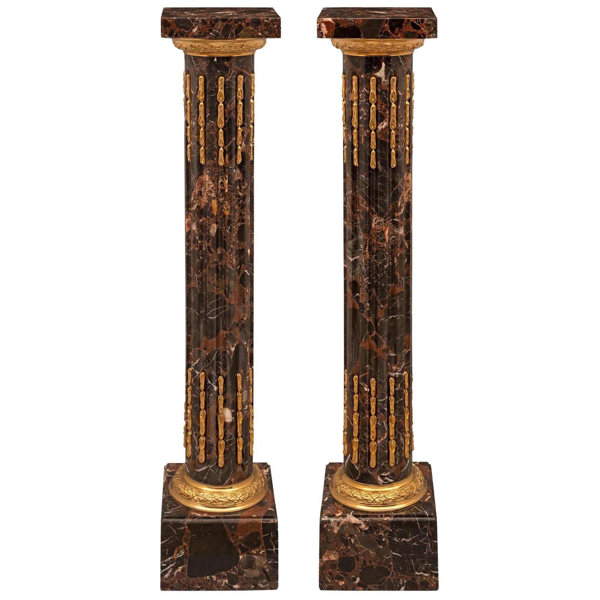 Pareja de columnas francesas del siglo XIX con pedestal de ormolina y mármol estilo Luis XVI