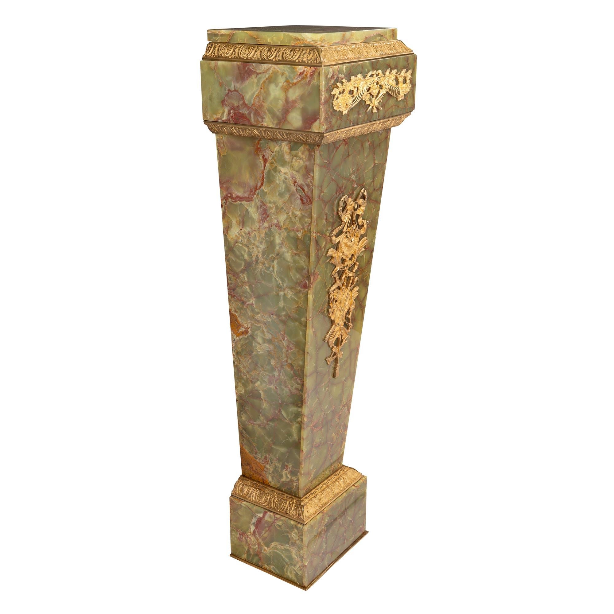 Luigi XVI pair of French 19th century Louis XVI st. Ormolu and Onyx pedestals in vendita