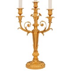 Paar französische Ormolu-Kandelaber aus dem 19. Jahrhundert, Louis XVI.-Stil