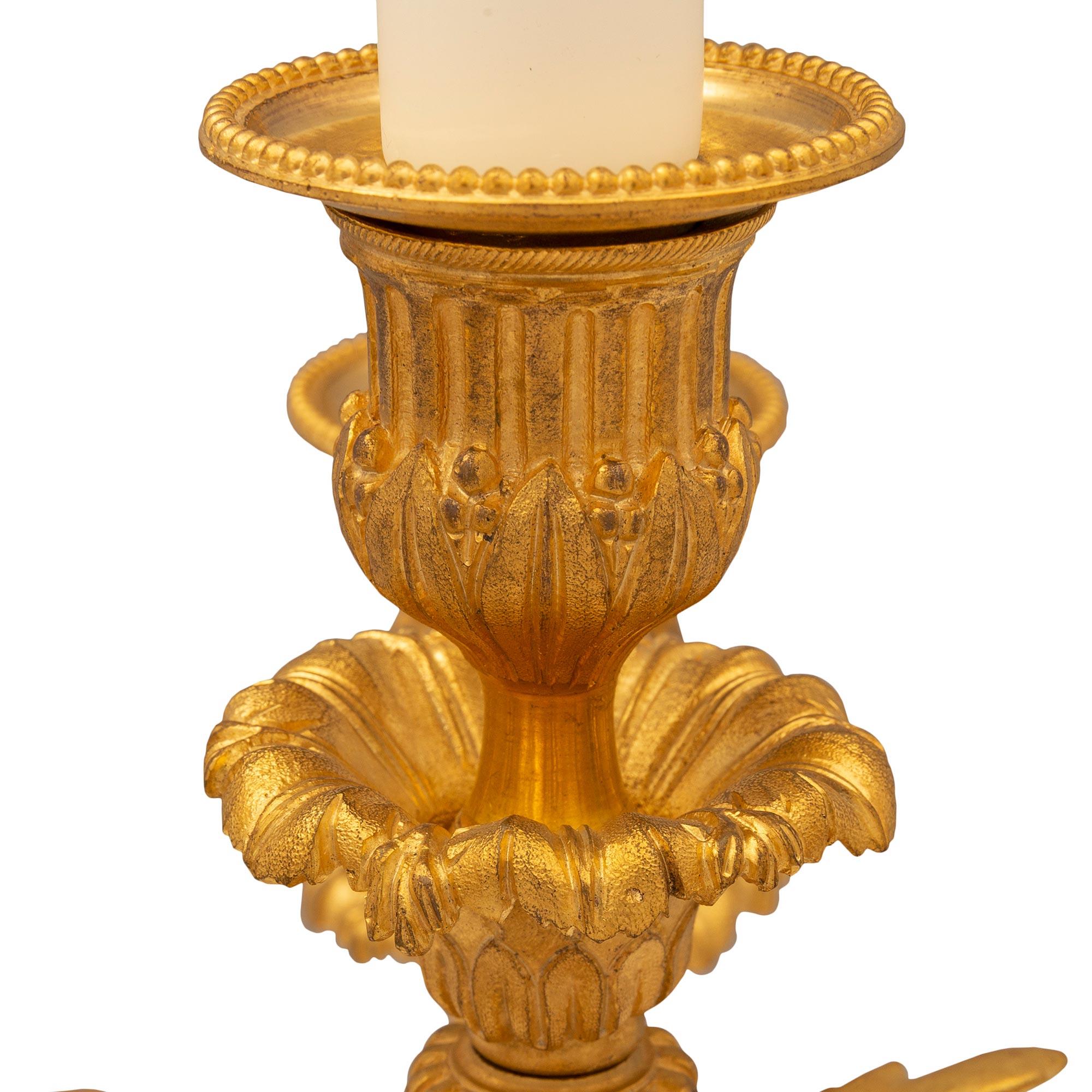 Coppia di lampade a candelabro francesi del XIX secolo in stile Luigi XVI In condizioni buone in vendita a West Palm Beach, FL