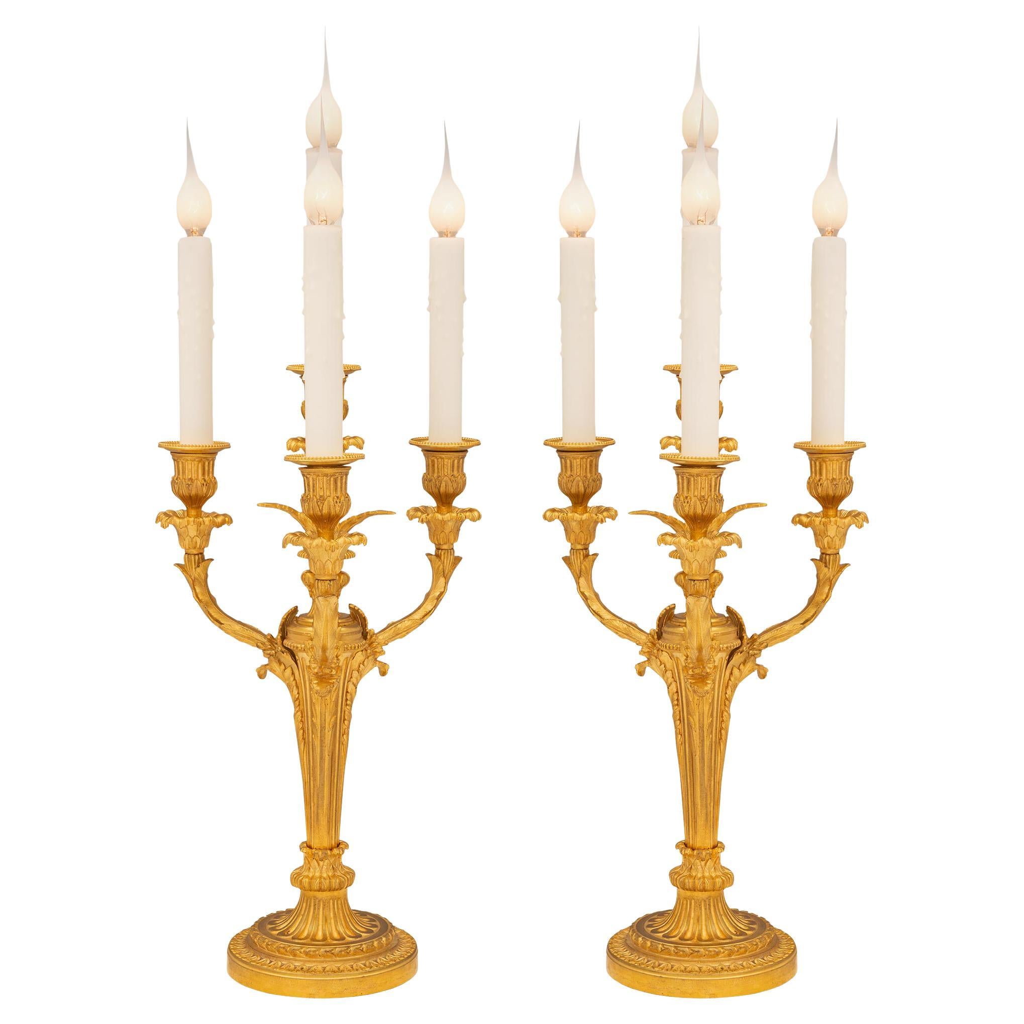 Paire de candélabres en bronze doré de style Louis XVI du XIXe siècle français