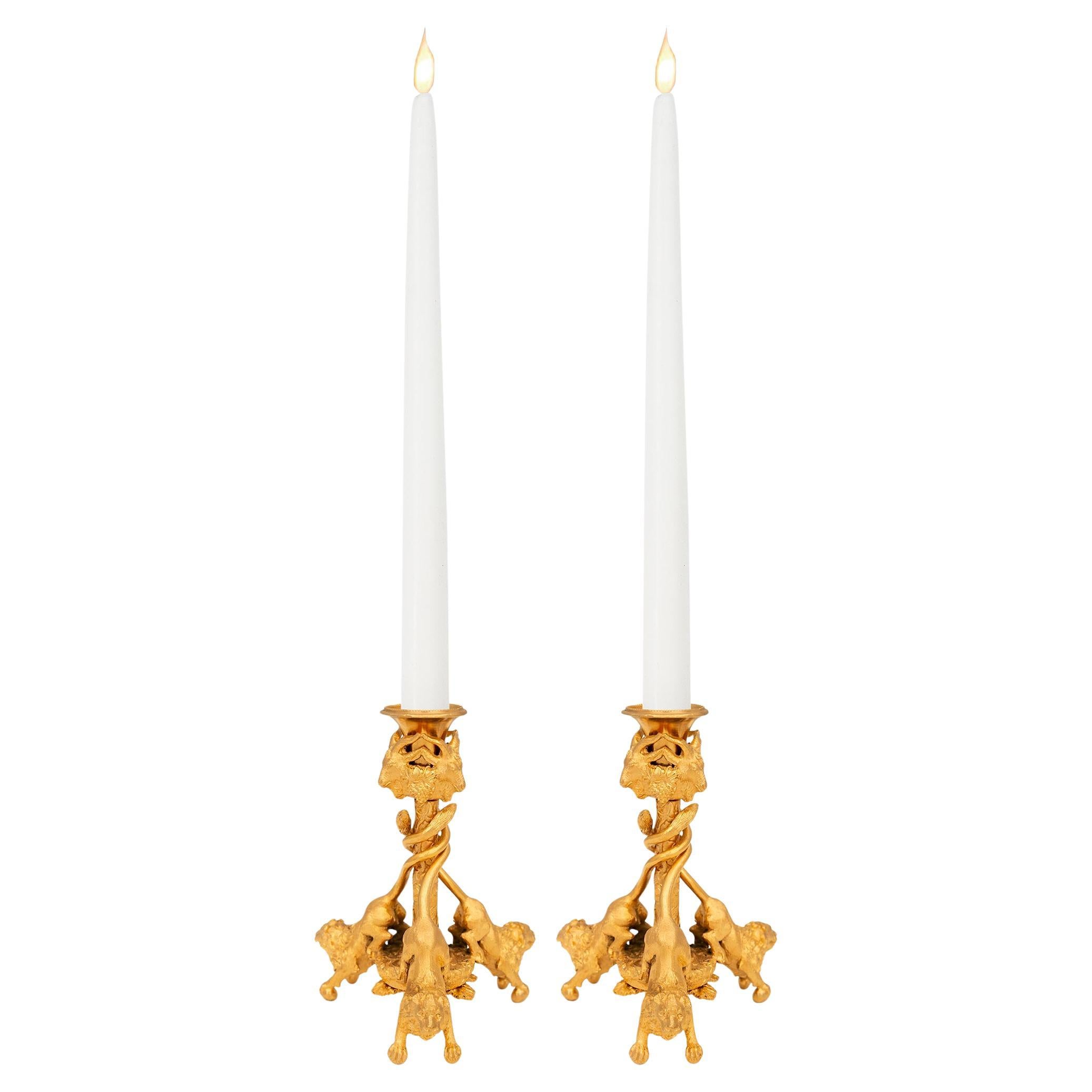 coppia di candelieri francesi del XIX secolo in stile Luigi XVI in Ormolu