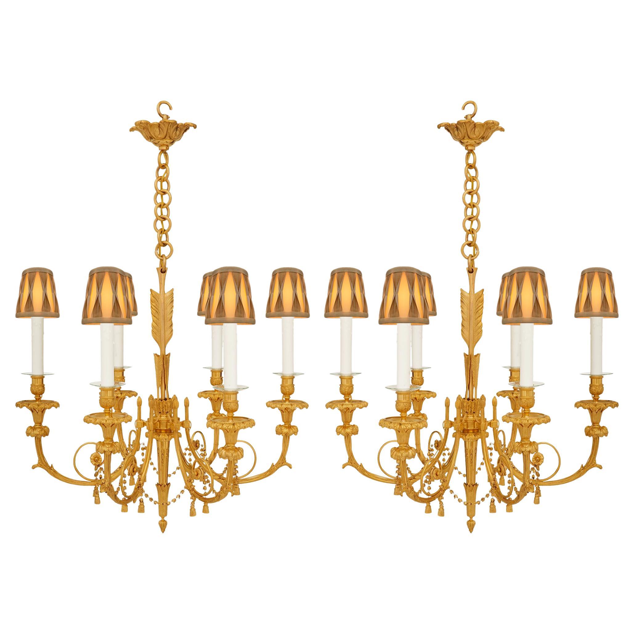 coppia di lampadari francesi del XIX secolo in stile Luigi XVI in Ormolu