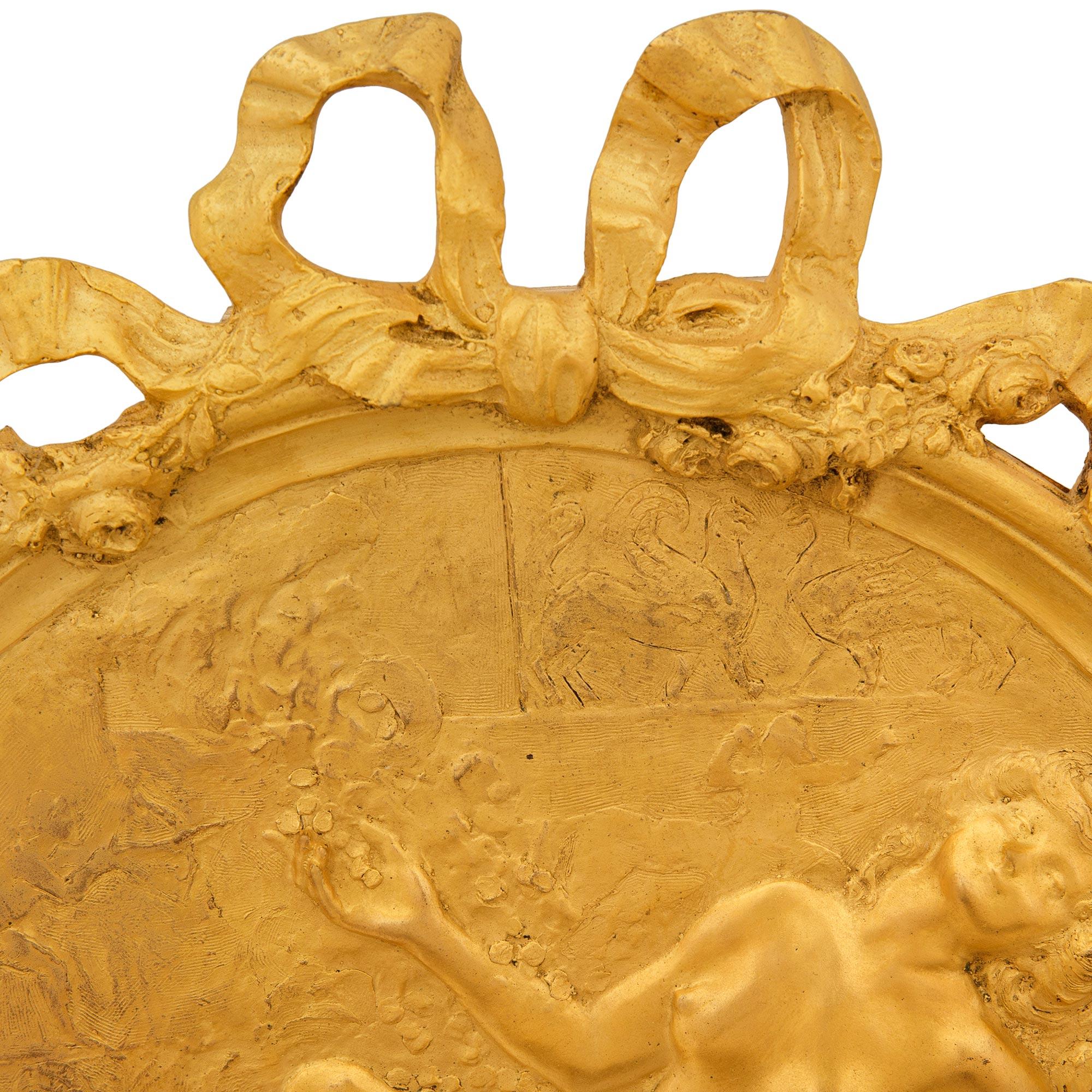 Paire de plaques en bronze doré de style Louis XVI du XIXe siècle Bon état - En vente à West Palm Beach, FL