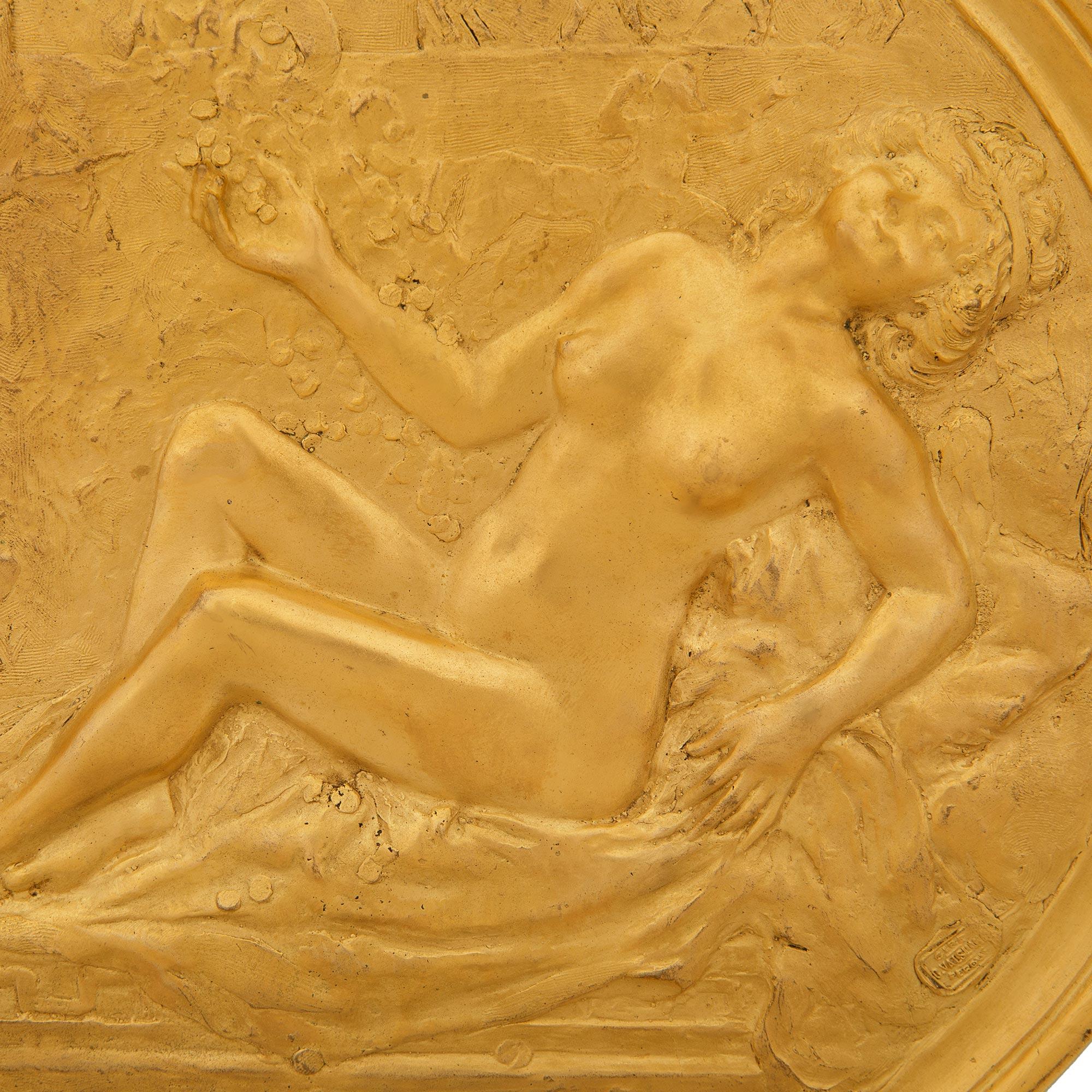 Bronze doré Paire de plaques en bronze doré de style Louis XVI du XIXe siècle en vente