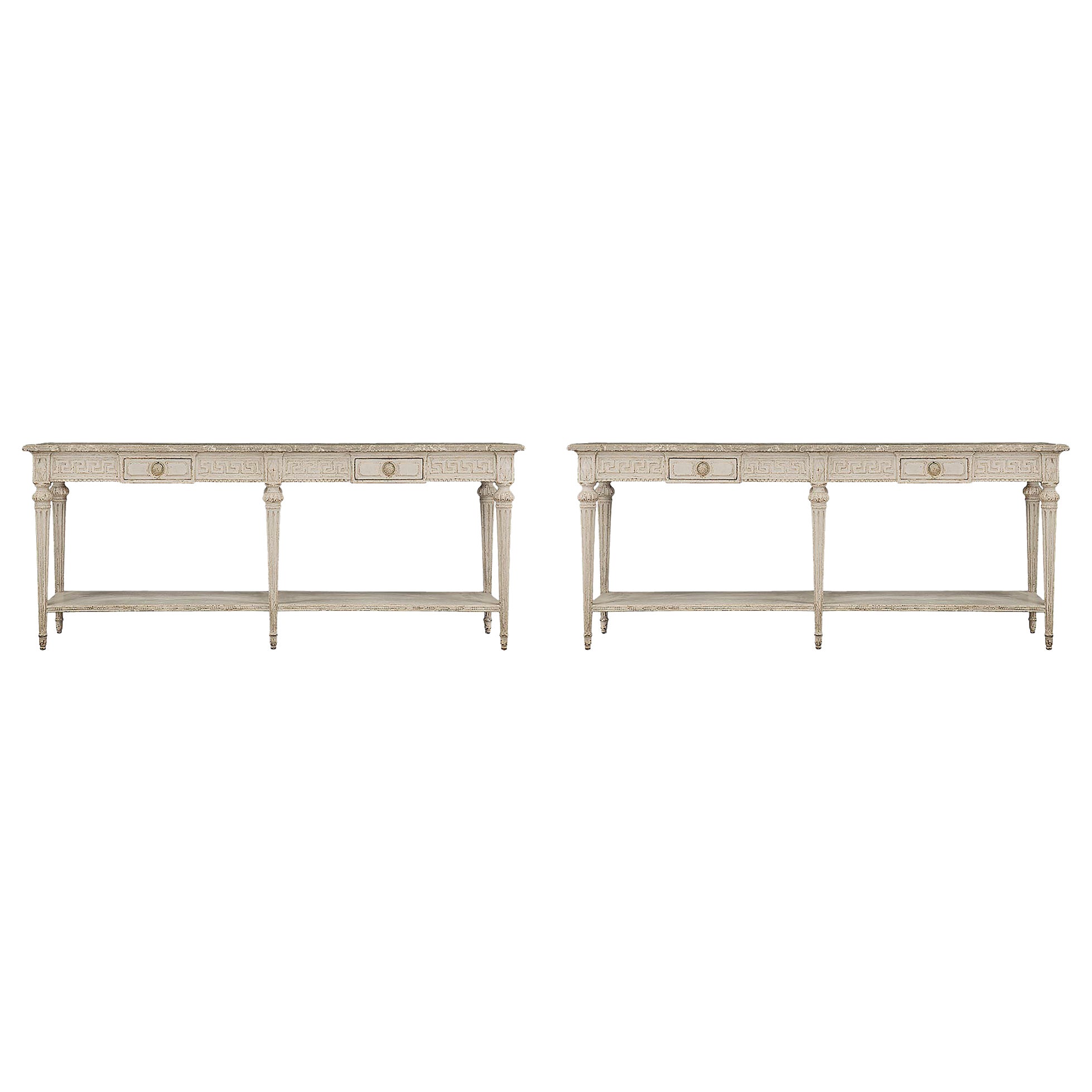 Paire de consoles françaises Louis XVI du 19ème siècle de style blanc cassé patiné