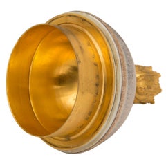 Paar französische Urnen mit Deckel aus Louis XVI-Porzellan und Ormolu aus dem 19.