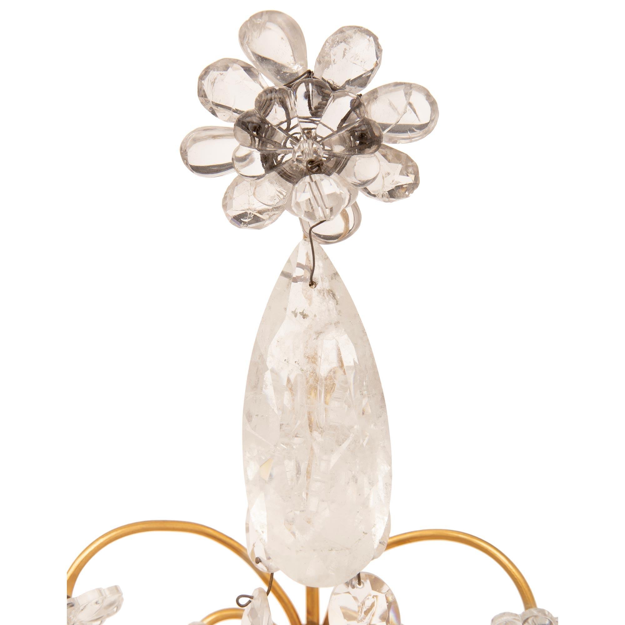 Français Paire de lampes Girondoles en cristal de roche et bronze doré de style Louis XVI du XIXe siècle en vente